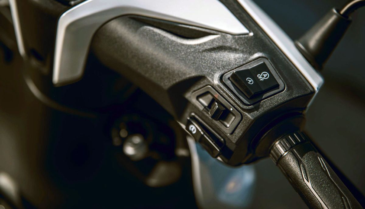 QJ Motor SQ 16 detalles 2