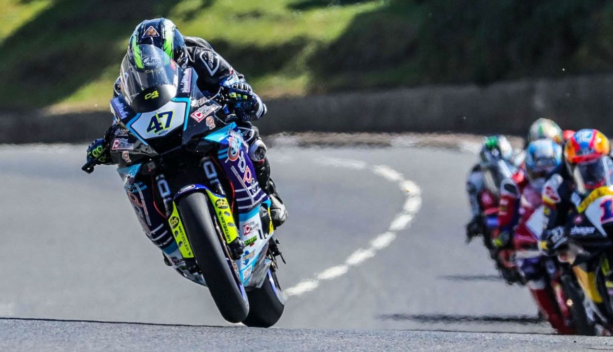 Richard Cooper añadió dos triunfos más a su palmarés en la NW200 Richard Cooper añadió dos triunfos más a su palmarés en la NW200