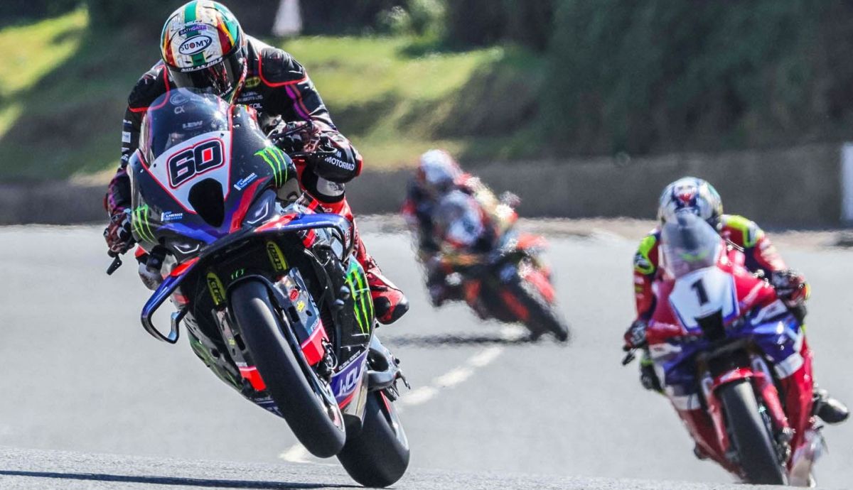 Peter Hickman subió tres veces al podio en la NW200 2025 Peter Hickman subió tres veces al podio en la NW200 2025