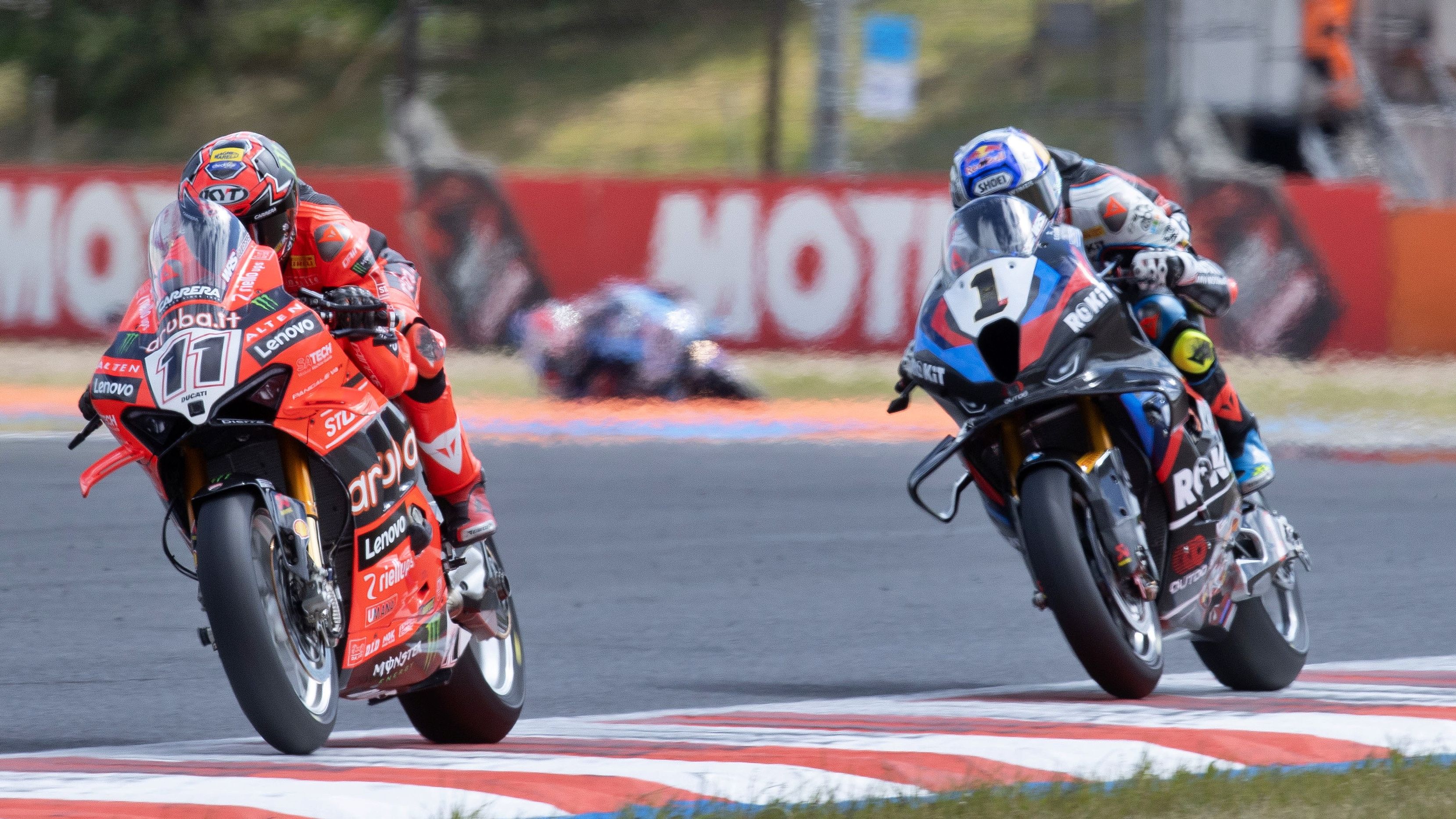 Nicolò Bulega ha vencido a Toprak Razgatlioglu para evitar su triplete en Most