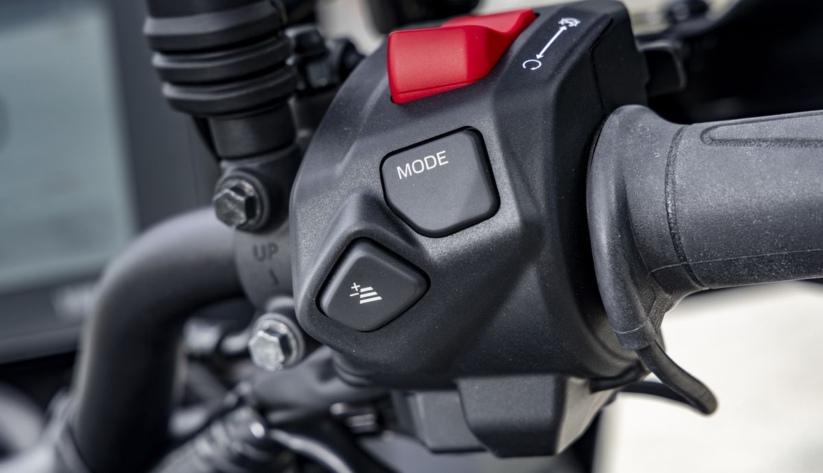 Yamaha Tracer9 GT+ 2025 detalles (13)