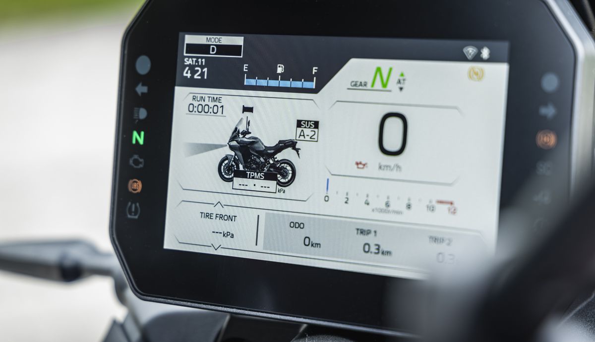 Yamaha Tracer9 GT+ 2025 detalles (14)
