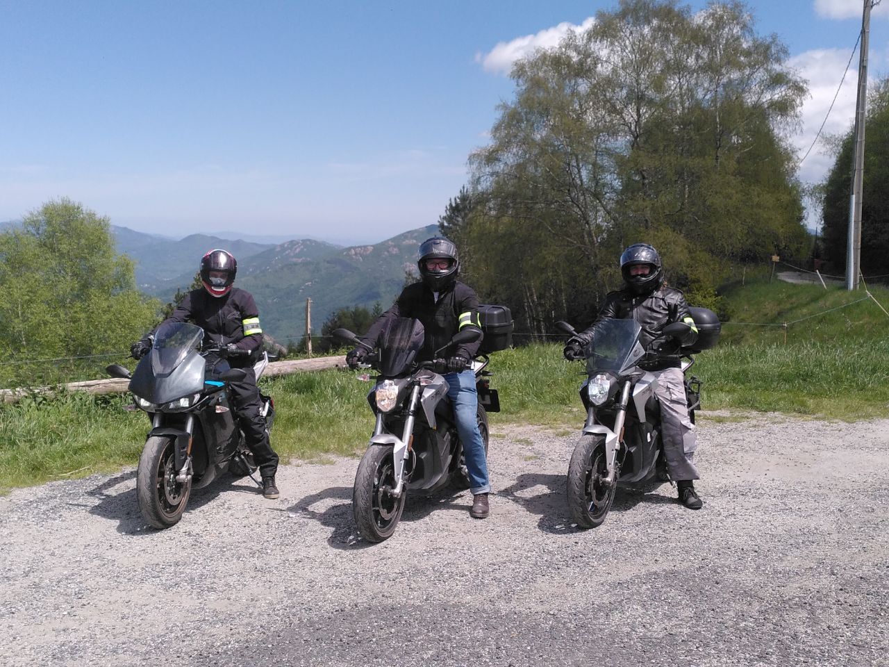 Tres Zero completan la Rider 300.