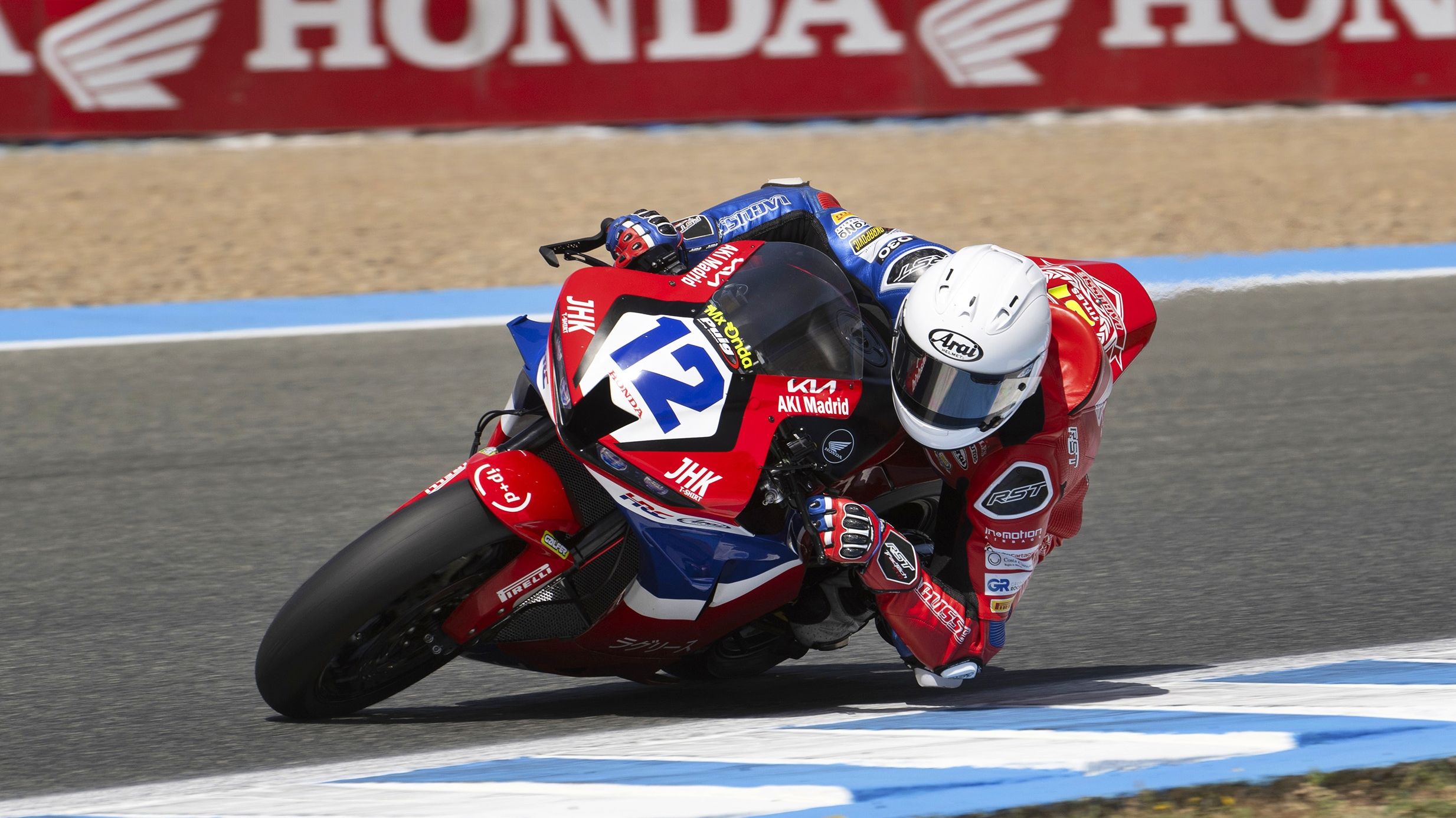 Borja Gómez logró la primera victoria de Honda en el Europeo de Stock