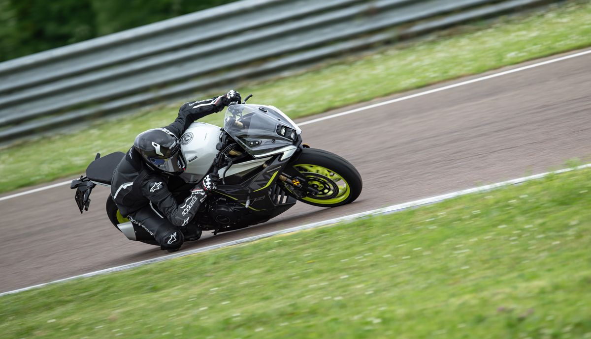 Benelli Tornado 550 accion (13)
