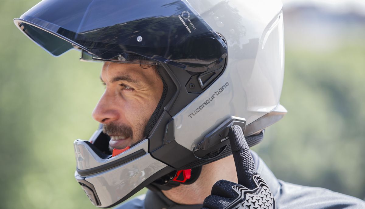 Tucano Urbano lanza HYPERLINK: su primer casco integral urbano homologado P/J