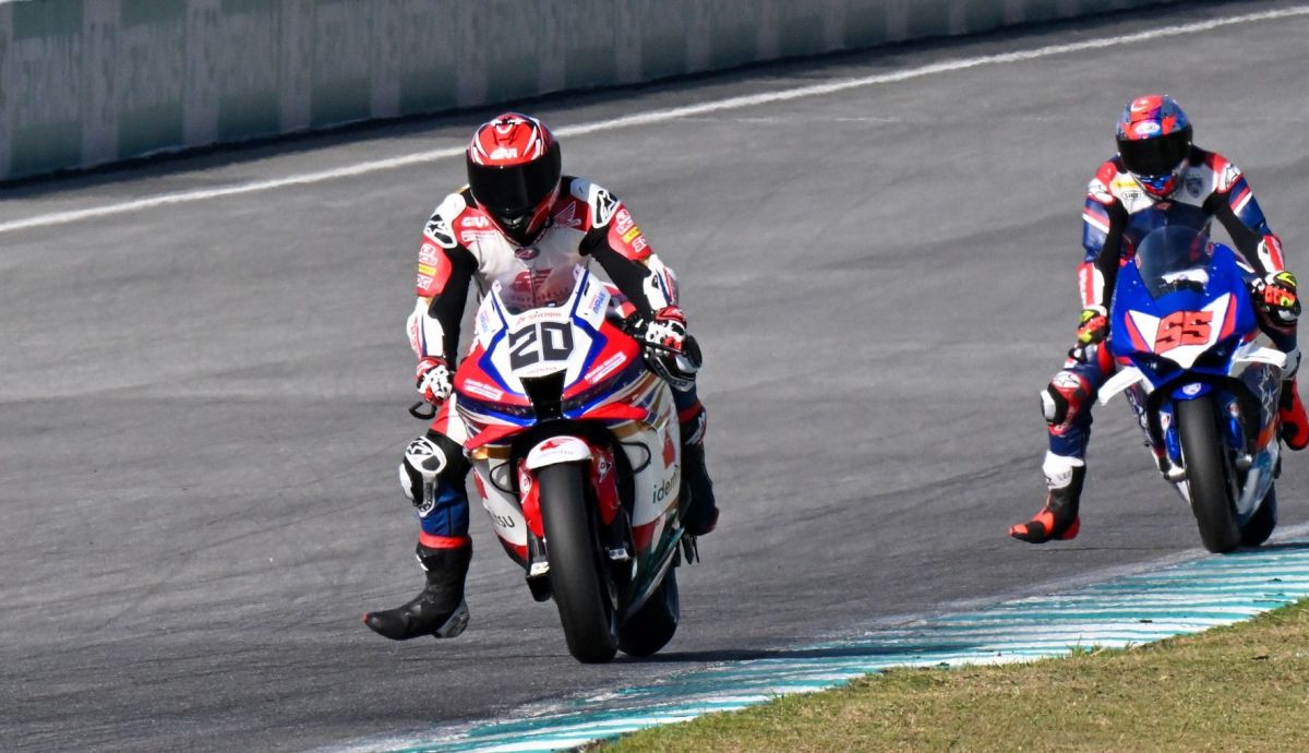 Azroy Anuar se aúpa al liderato del Asia SBK con un doblete