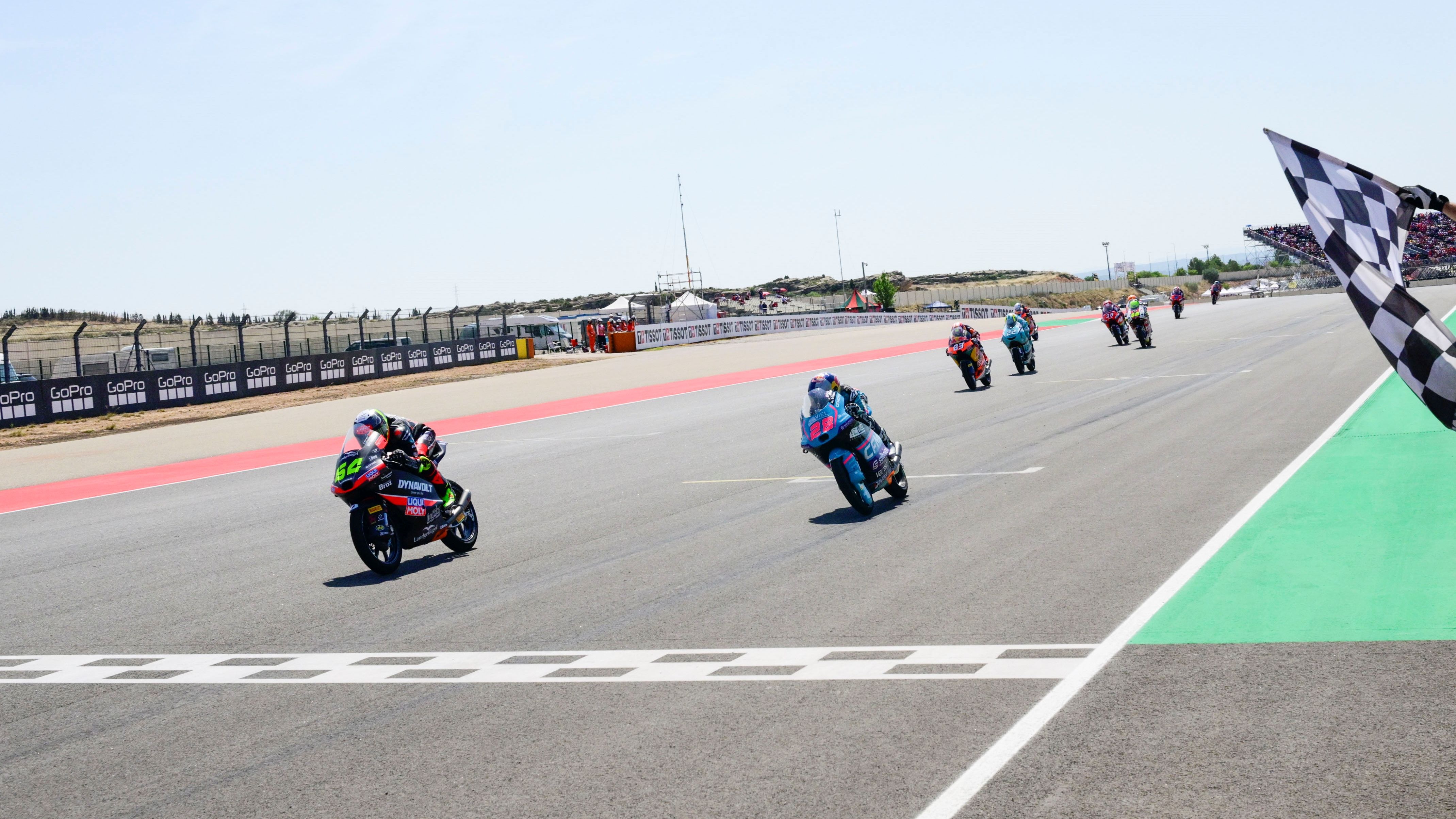 David Muñoz se impone a Máximo Quiles por 50 milésimas en Motorland