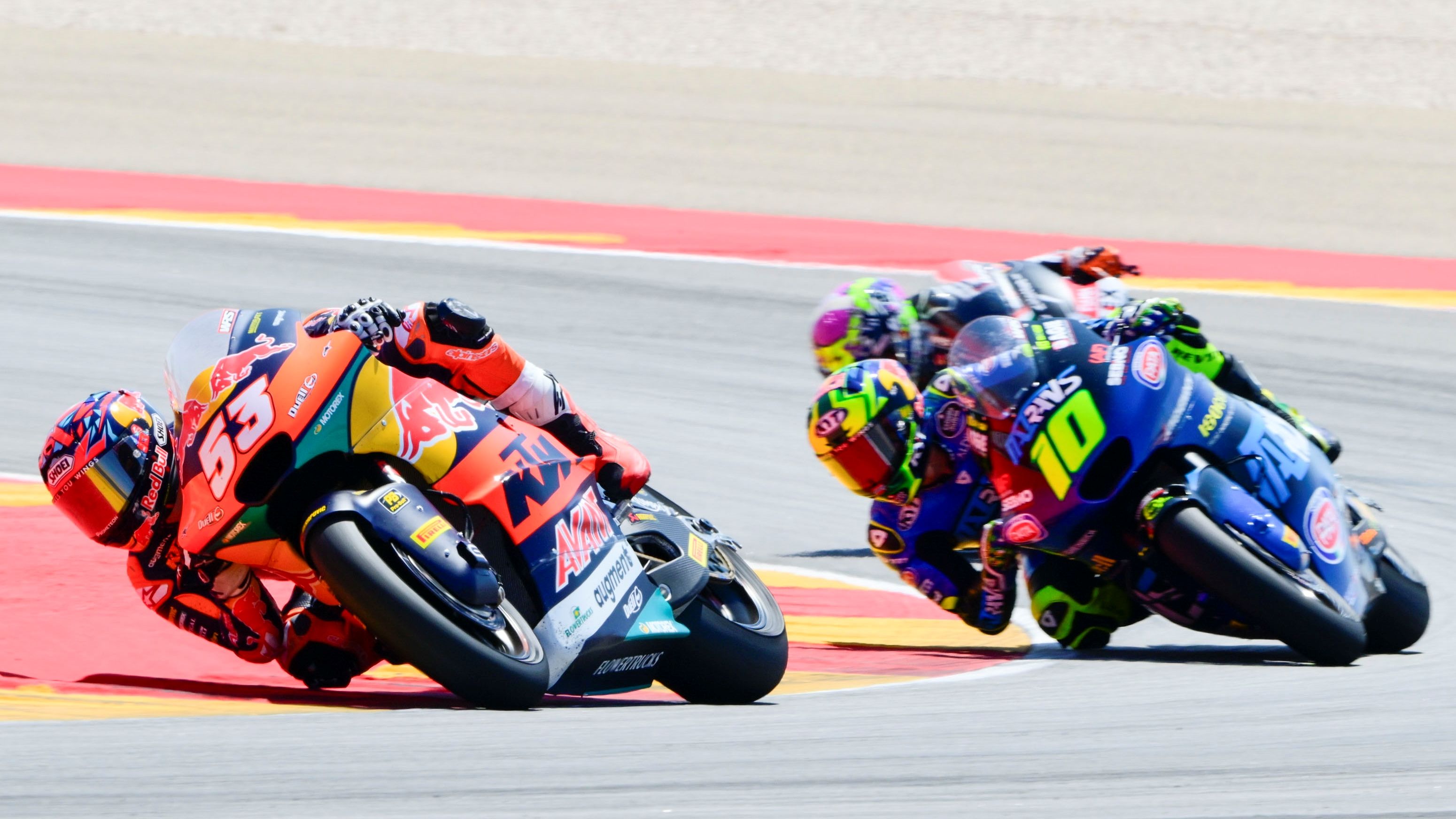 Deniz Oncu ha logrado su primer triunfo en Moto2 ante Diogo Moreira en Motorland Aragón