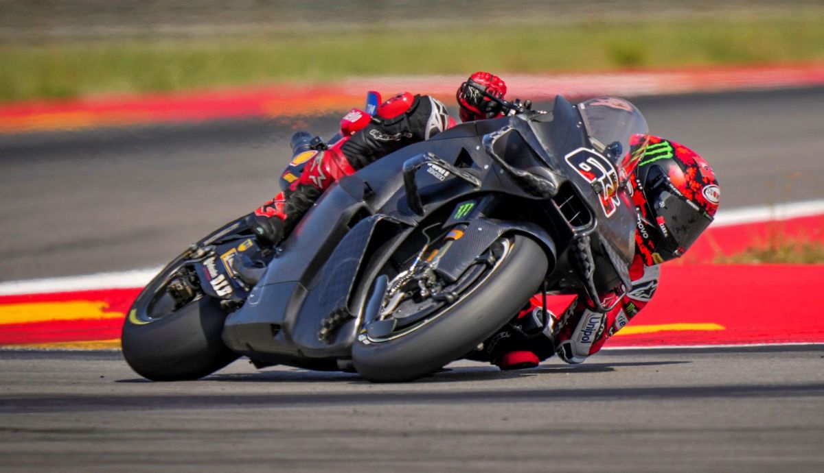 Pecco Bagnaia también ha probado una nueva aerodinámica en su Desmosedici