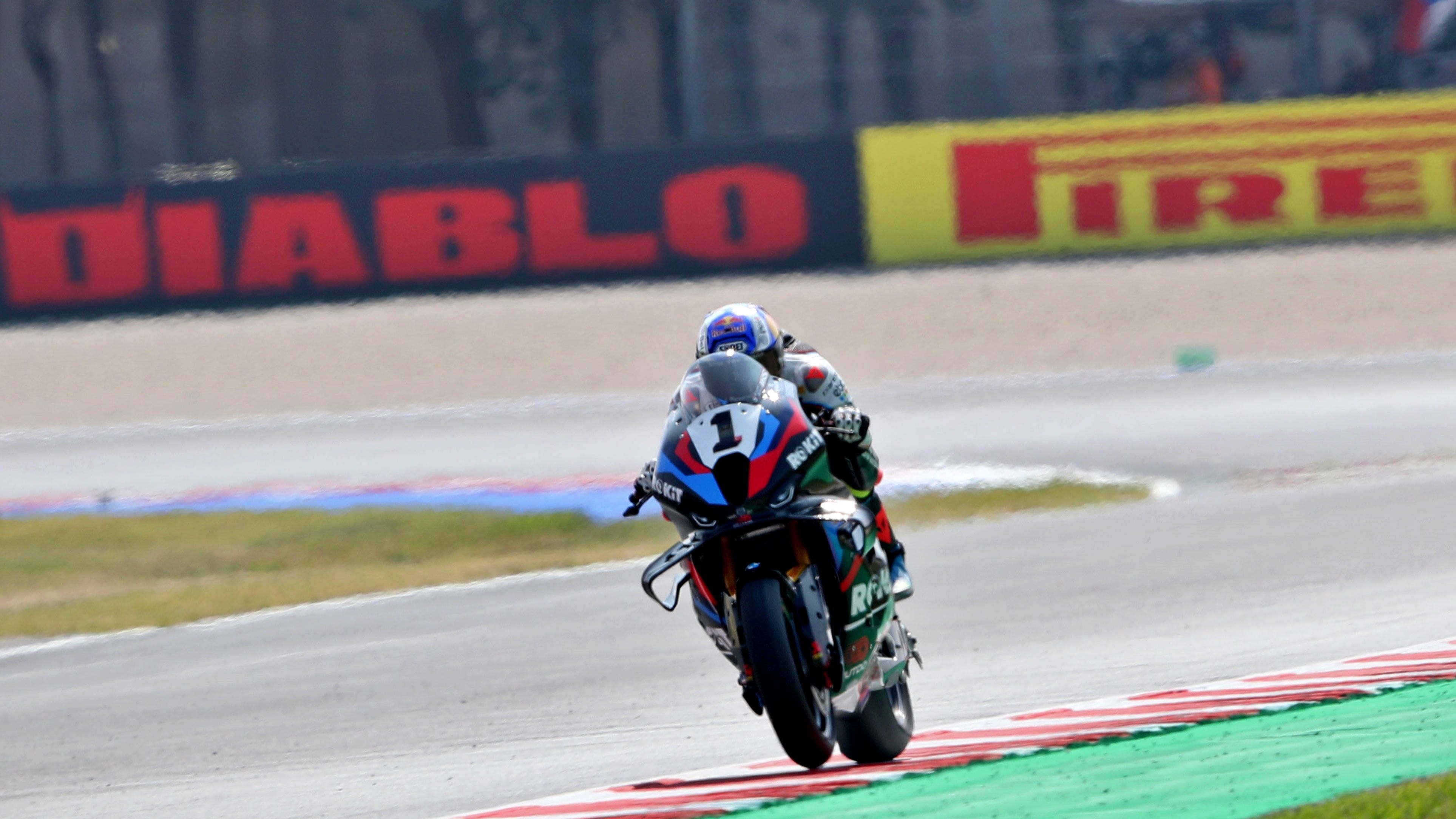 Toprak Razgatlioglu ha arrasado para completar su triplete de victorias en Misano