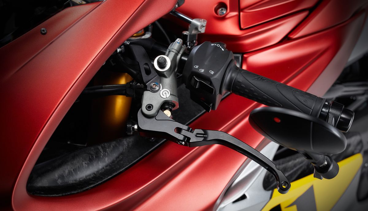 MV Agusta Superveloce 1000 Ago 2025 Detalles (7)
