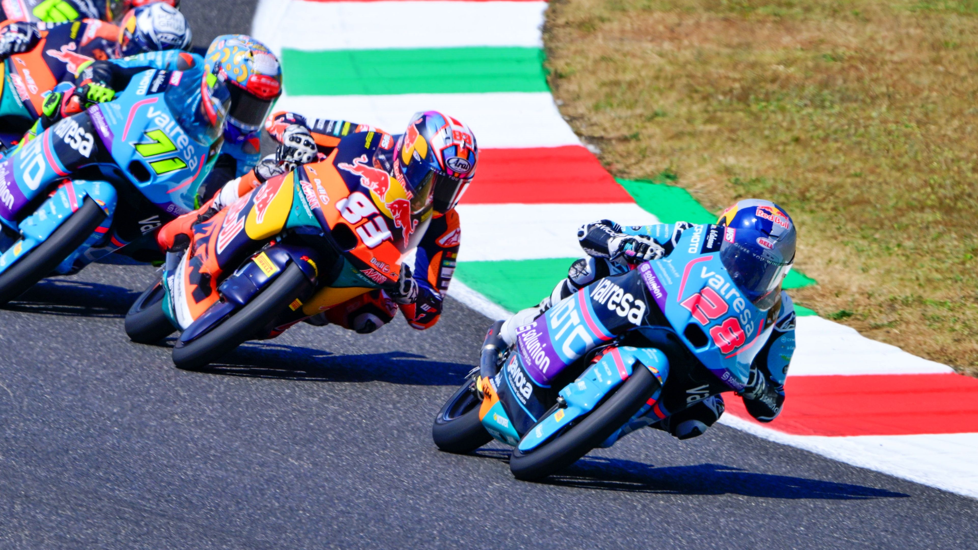 Máximo Quiles ha ganado en Mugello ante Álvaro Carpe, Dennis Foggia y José Antonio Rueda