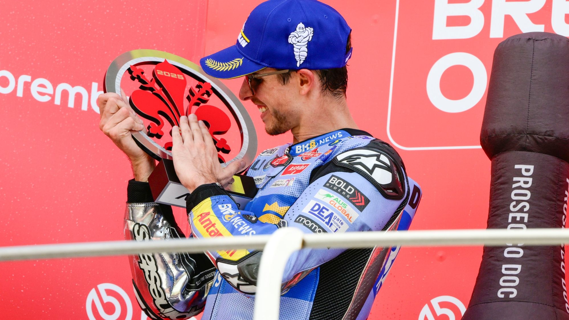 Alex Márquez en el podio del Gran Premio de Italia en Mugello