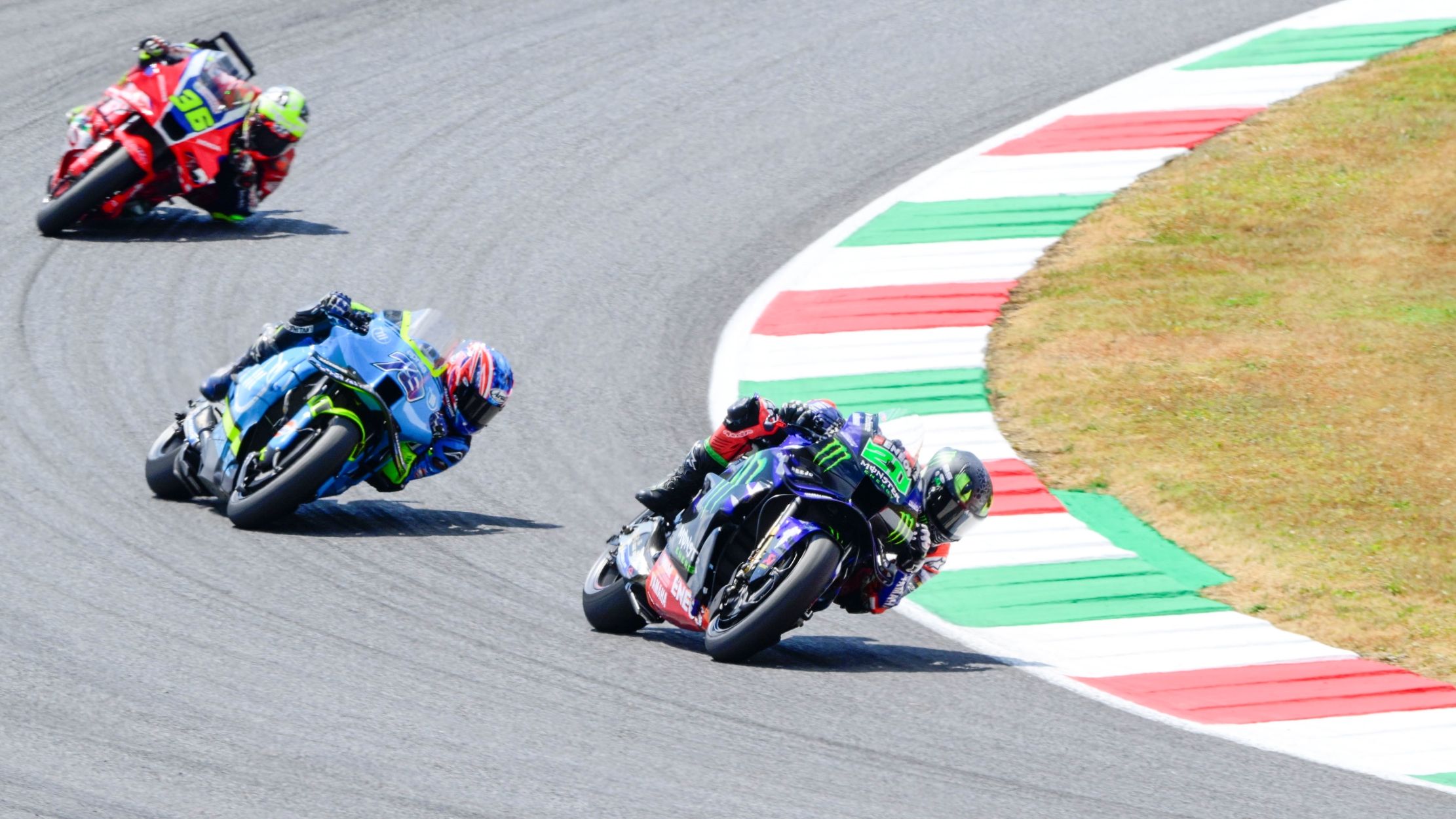 Fabio Quartararo seguido por Ai Ogura y Joan Mir, MotoGP Italia 2025