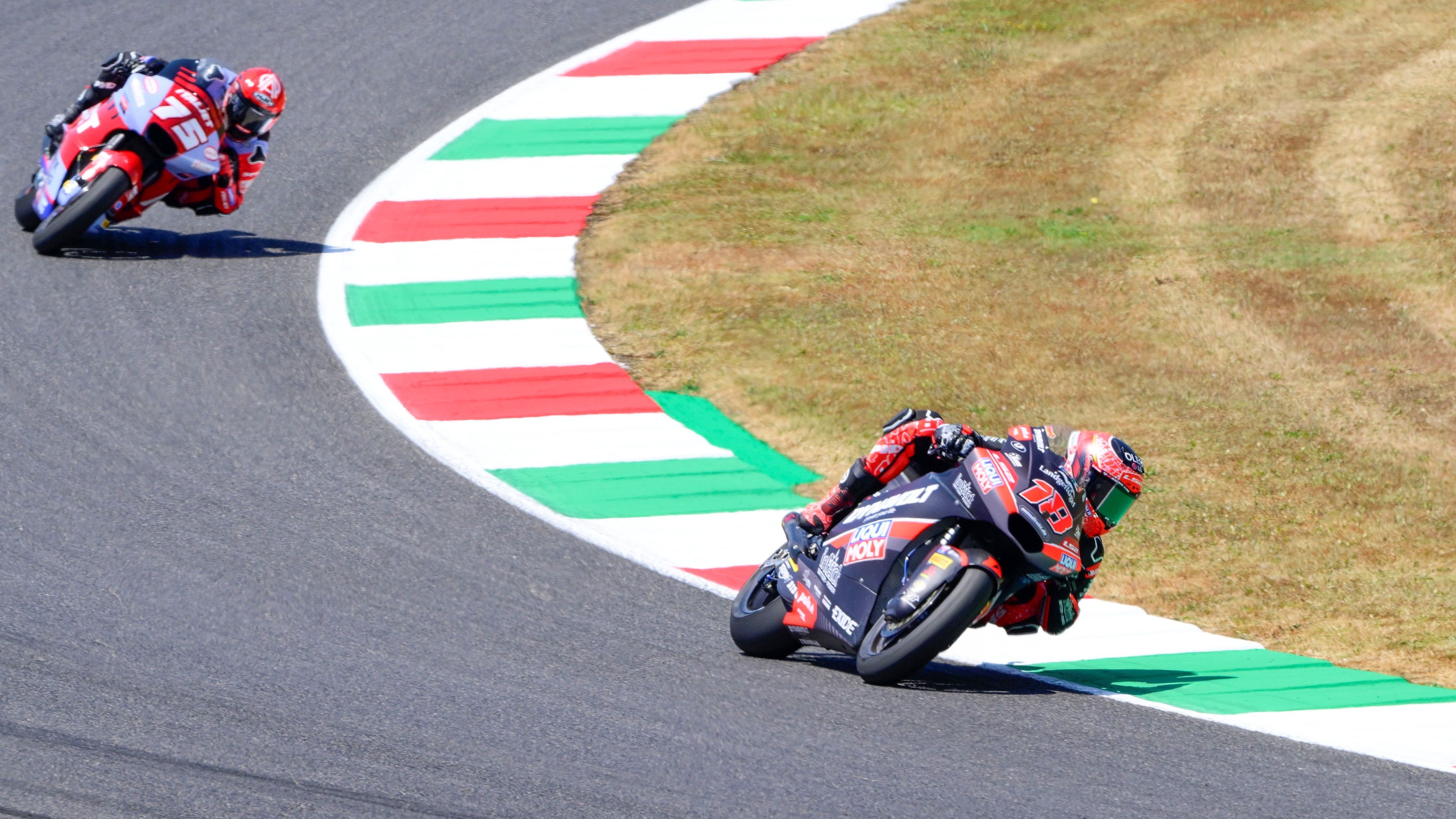 Manu González se escapa de Albert Arenas rumbo al triunfo, Moto2 Italia 2025