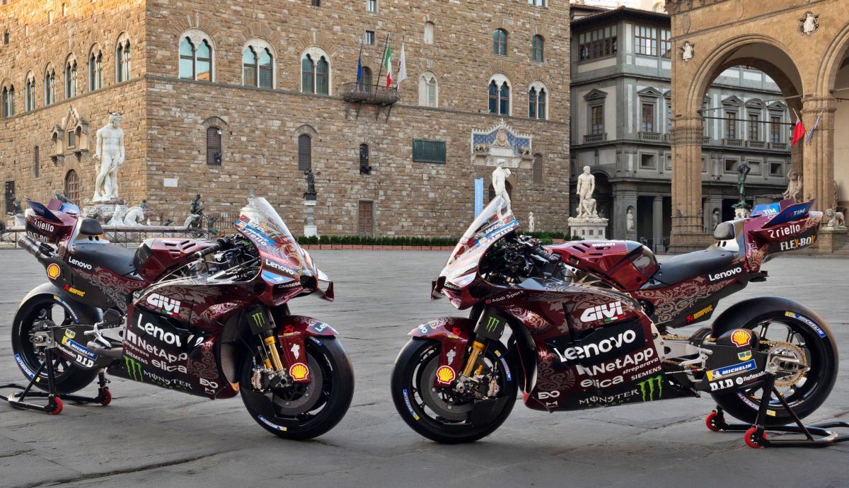 La espectacular decoración renacentista de las Ducati Desmosedici de Pecco Bagnaia y Marc Márquez para Mugello La espectacular decoración renacentista de las Ducati Desmosedici de Pecco Bagnaia y Marc Márquez para Mugello