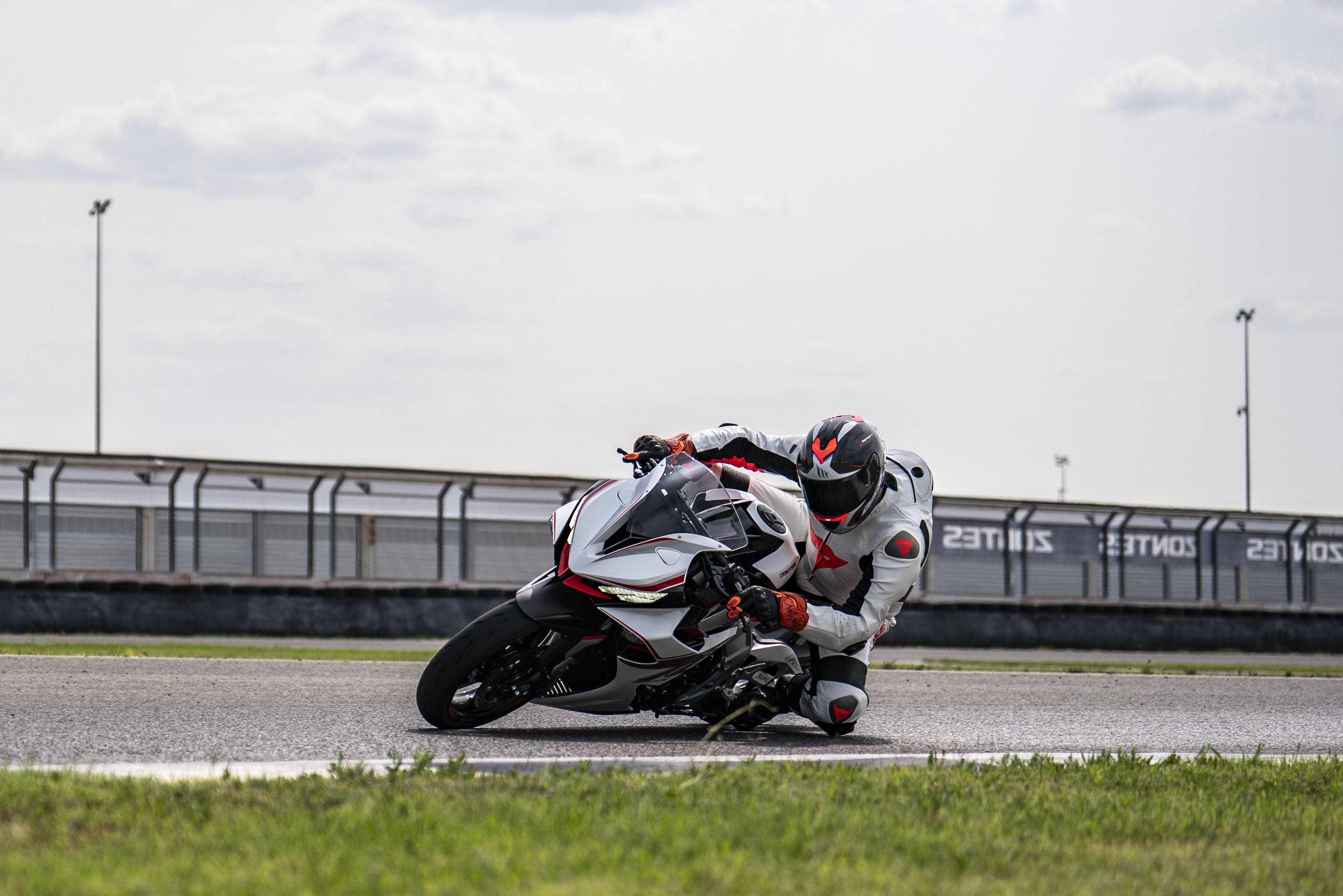 Fotos Zontes 703RR 