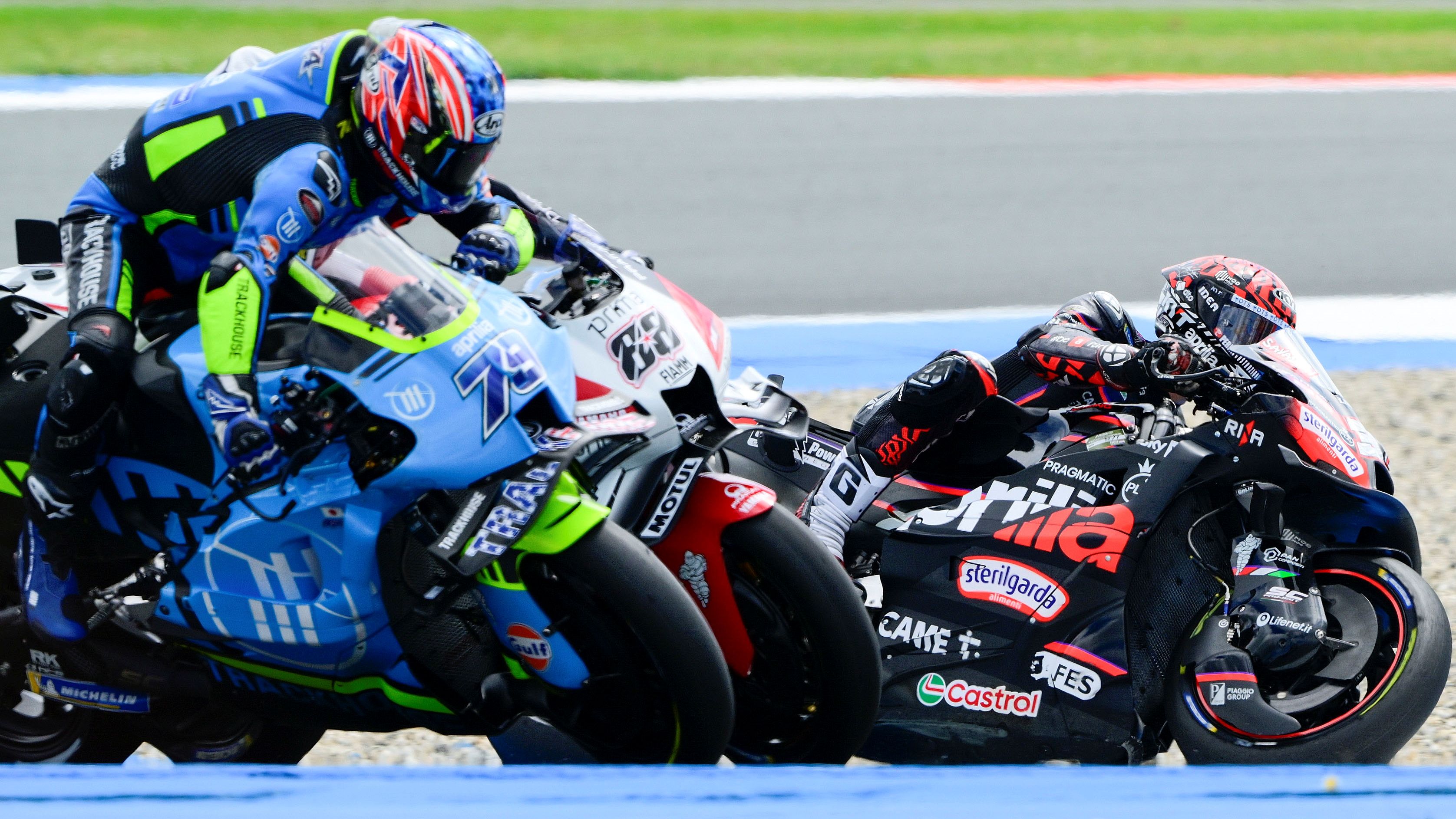 Ai Ogura y MIguel Oliveira caen al inicio de la carrera, MotoGP Assen 2025