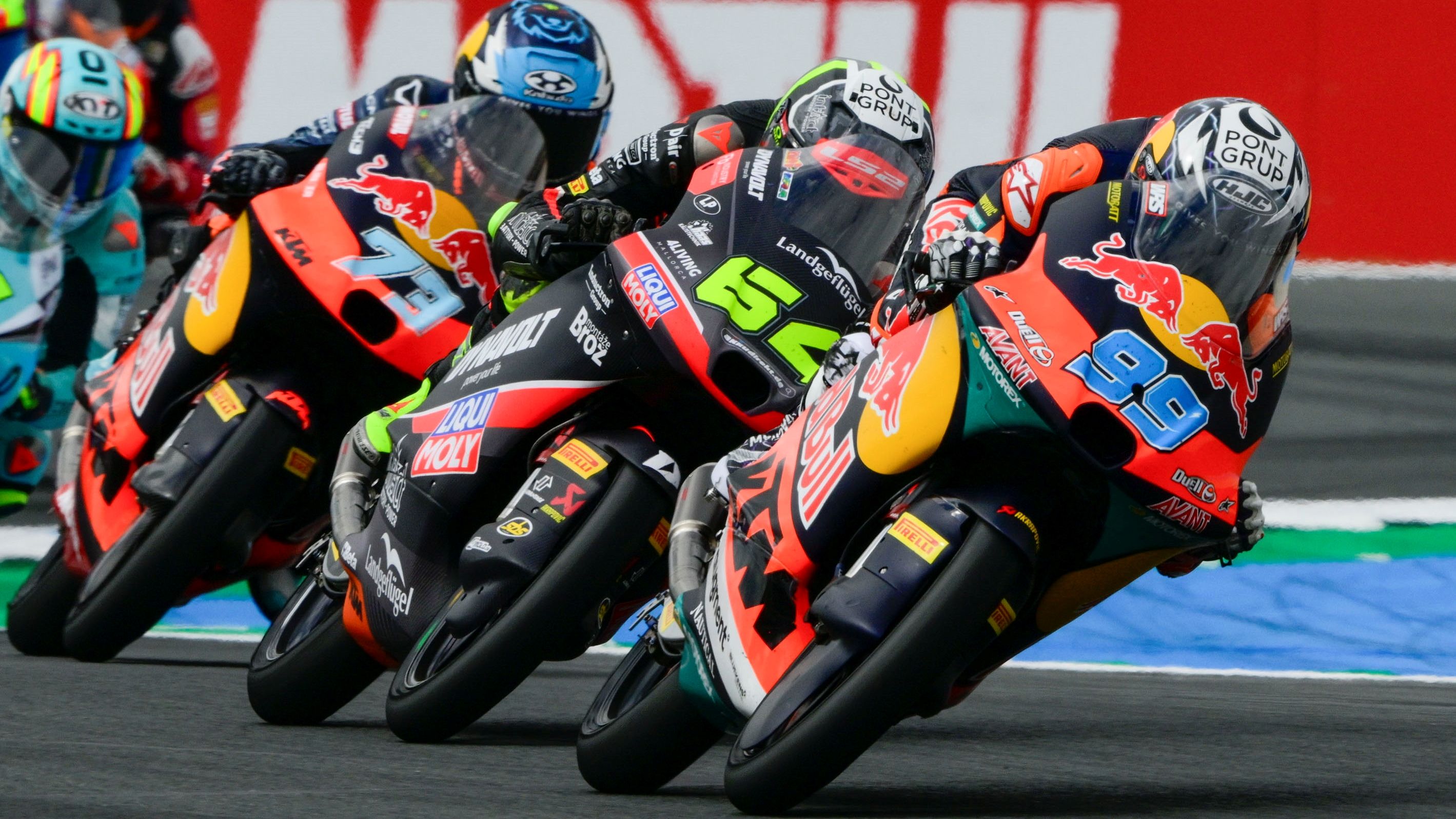 José Antonio Rueda delante de David Muñoz y Valentín Perrone, Moto3 Assen 2025