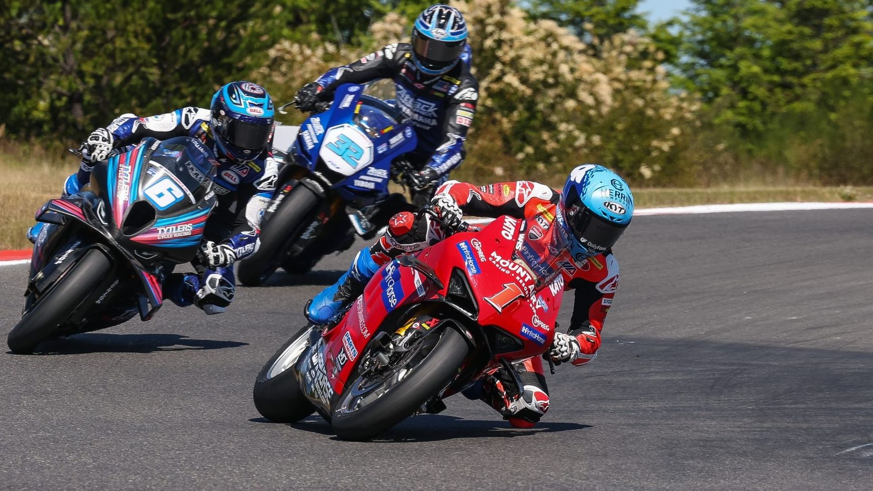 Josh Herrin lidera el MotoAmerica tras un doblete ante Cameron Beaubier y Jake Gagne