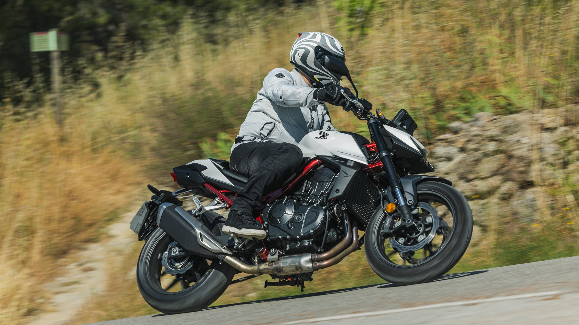 Honda CB750 Hornet 2025 Accion (44)
