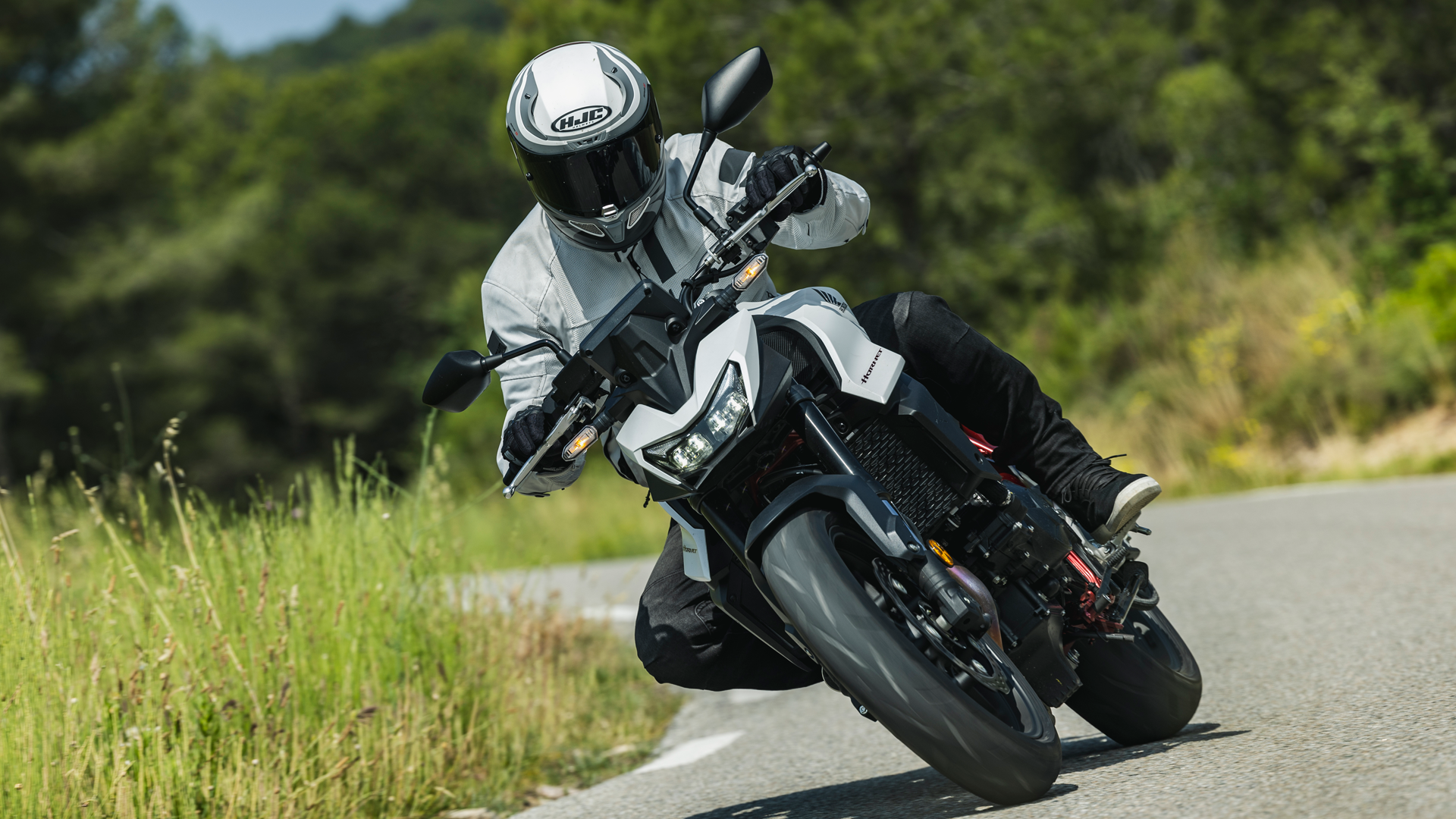 Honda CB750 Hornet 2025 Accion (54)
