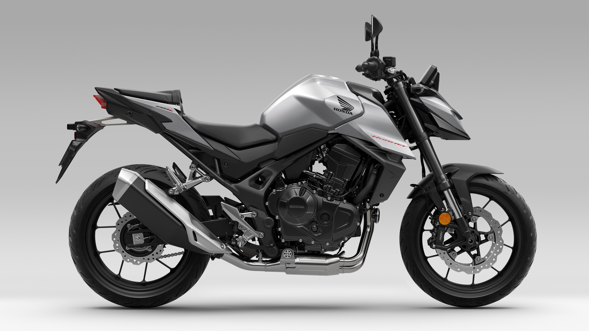Honda CB750 Hornet 2025 Estudio (2)