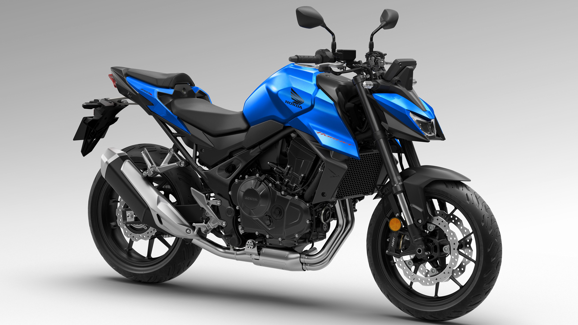 Honda CB750 Hornet 2025 Estudio (3)