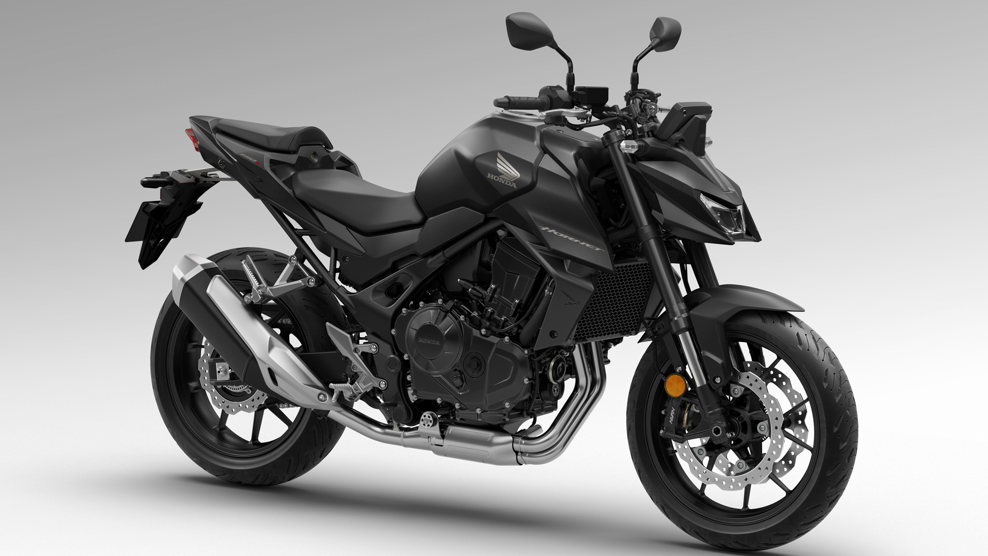 Honda CB750 Hornet 2025 Estudio (12)