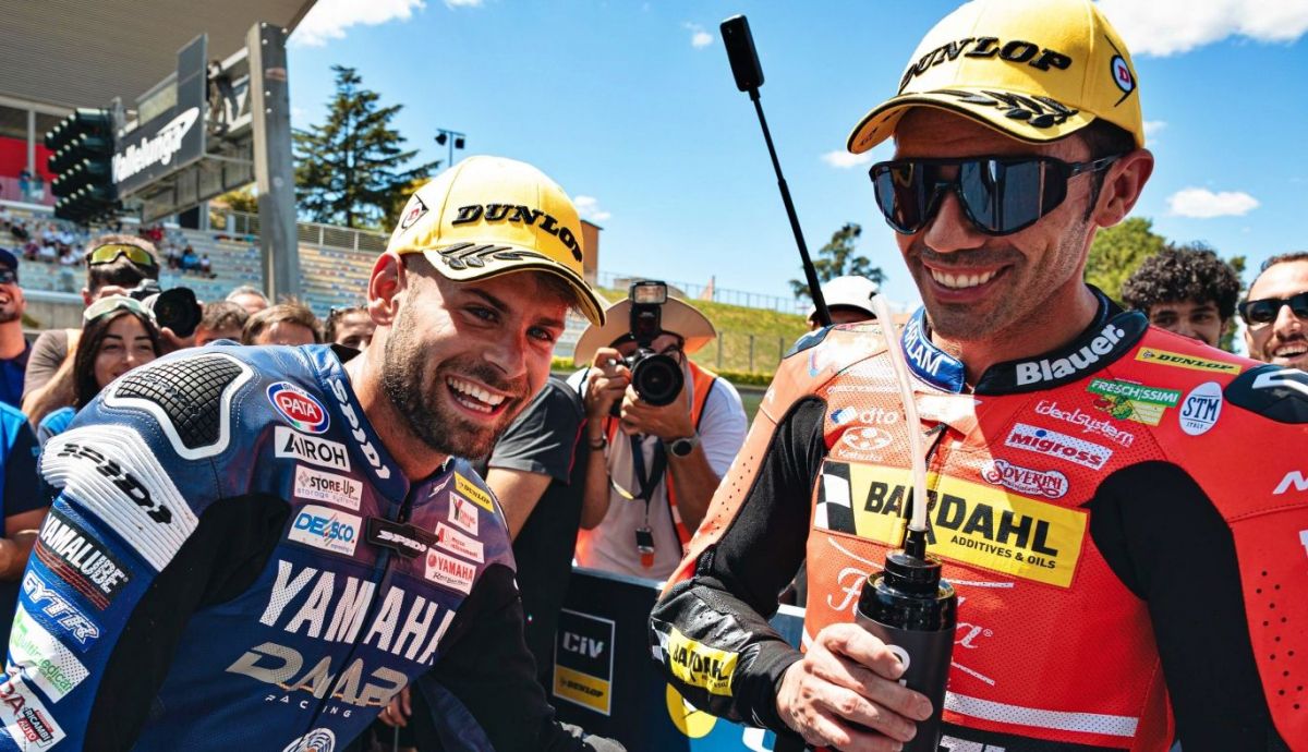 Alessandro Delbianco y Michele Pirro tras la primera carrera Alessandro Delbianco y Michele Pirro tras la primera carrera