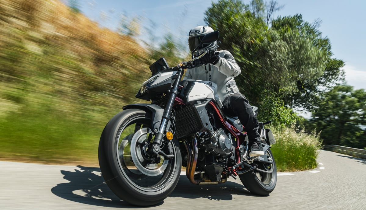 Honda CB750 Hornet 2025 Accion (7) Honda CB750 Hornet 2025 Accion (7)