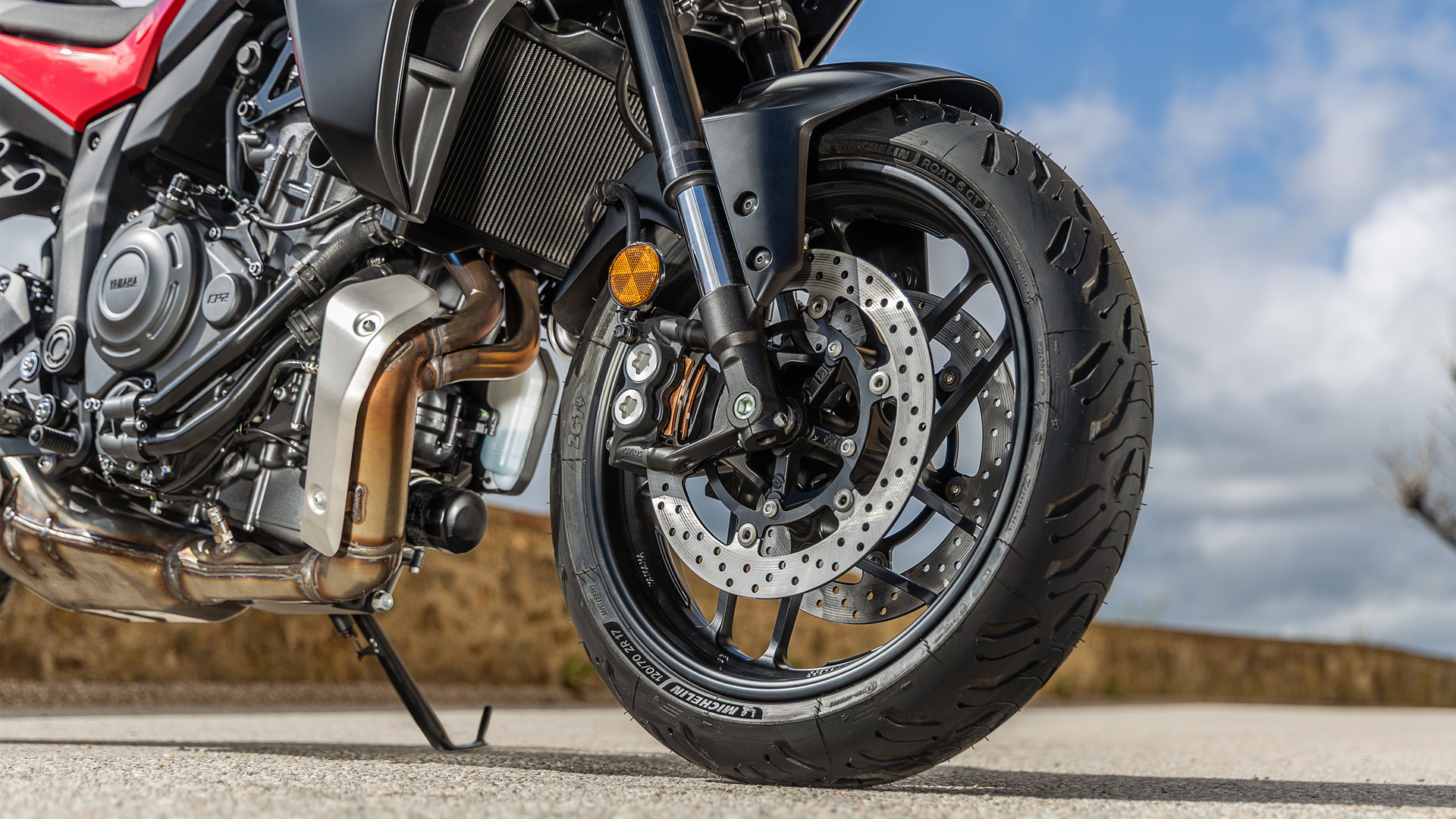 Yamaha Tracer7 2025 Detalles (3)