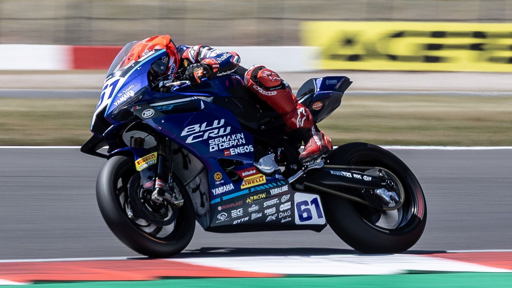 Can Oncu se ha llevado la segunda carrera de Supersport en Donington