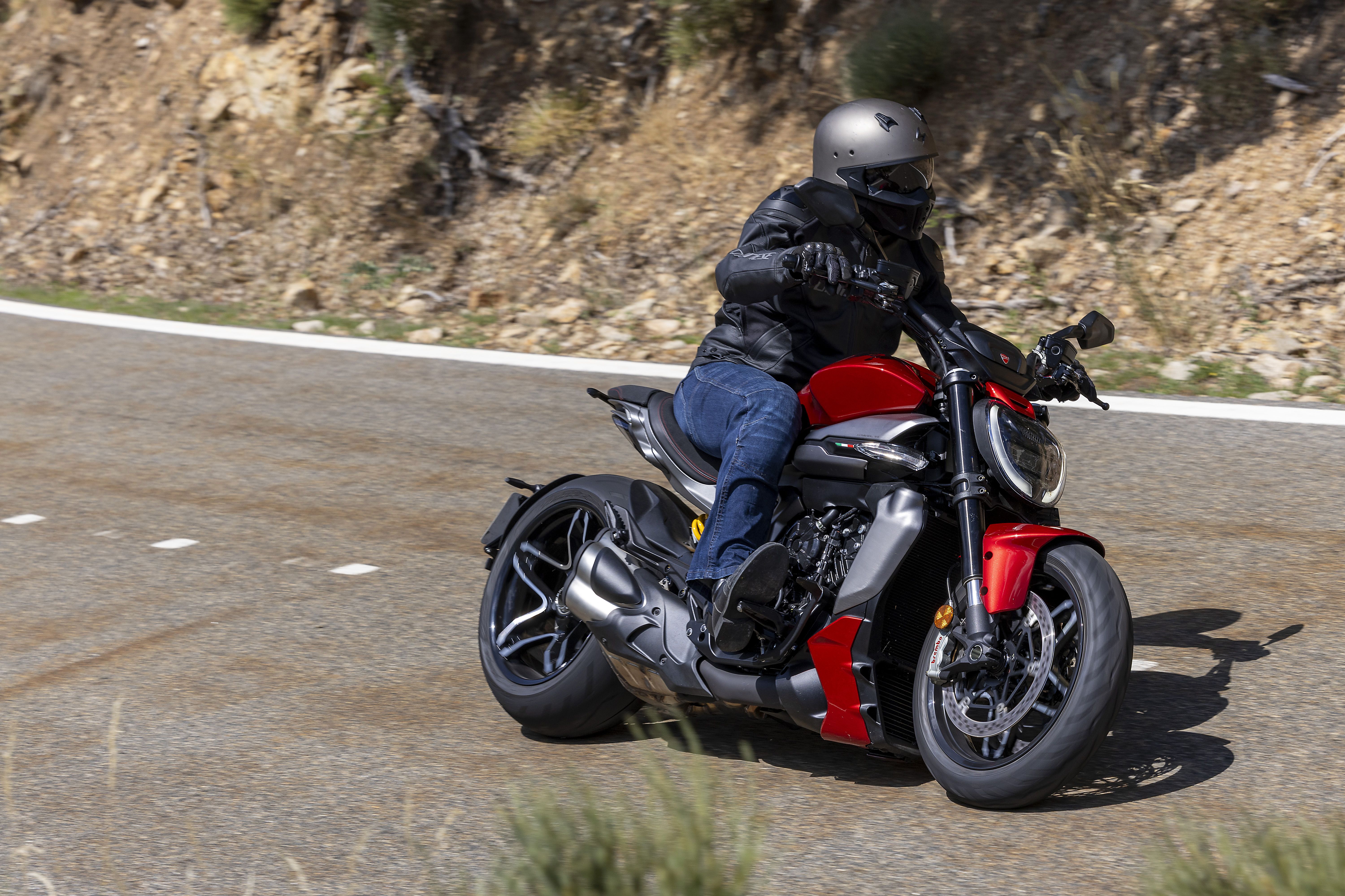 Ducati XDiavel V4 accion (27)