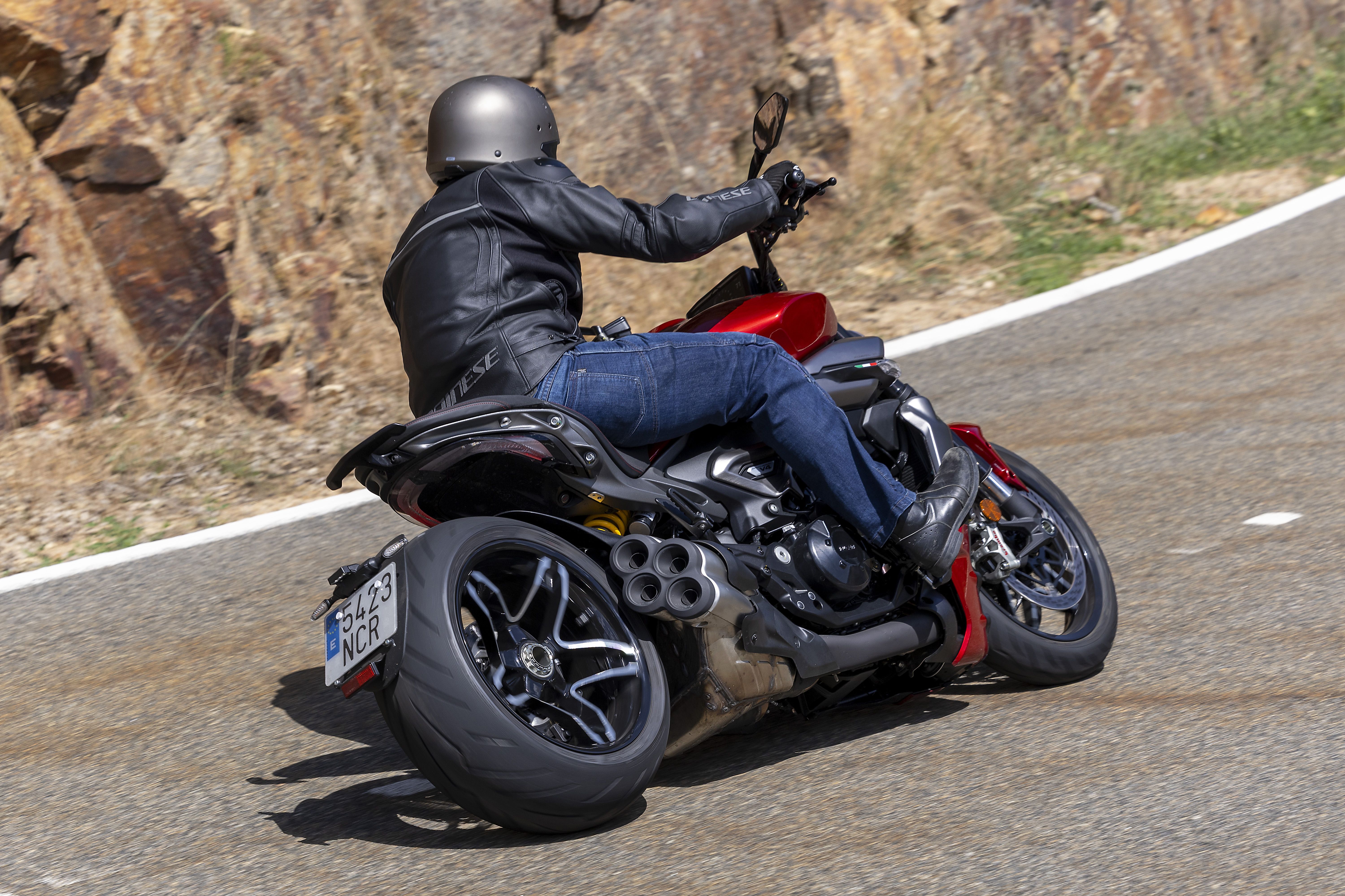 Ducati XDiavel V4 accion (29)