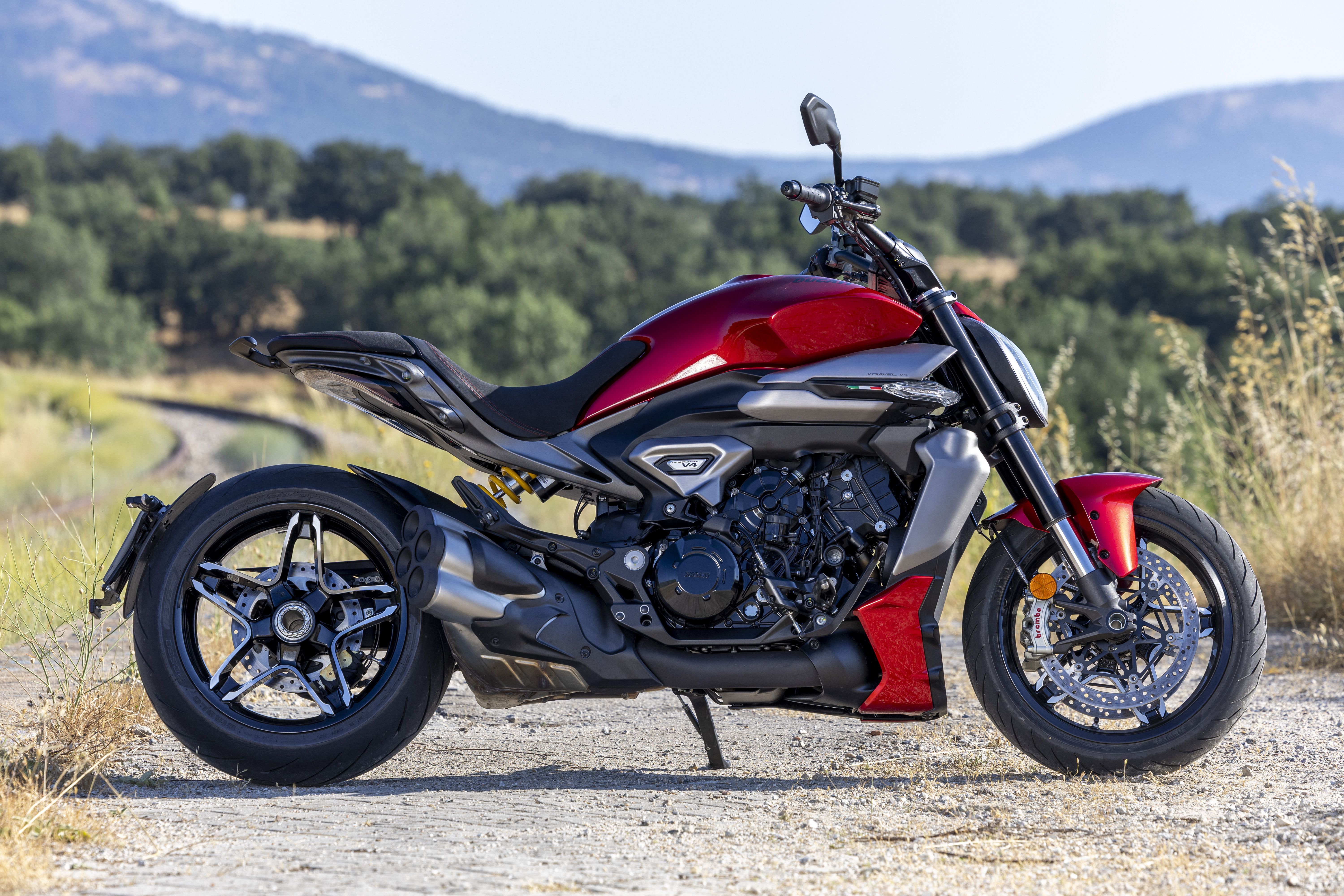 Ducati XDiavel V4 estatica (1)