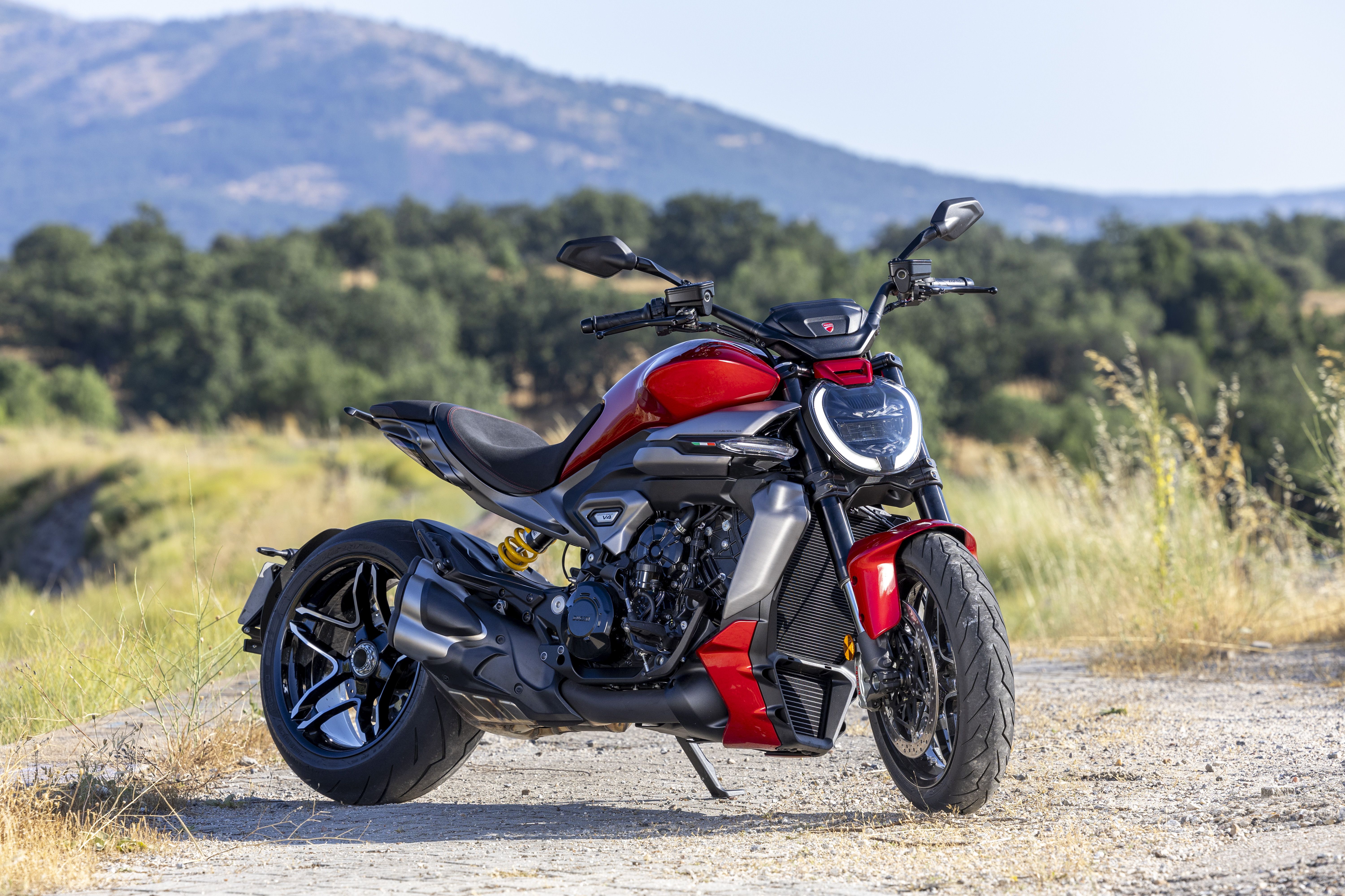 Ducati XDiavel V4 estatica (2)