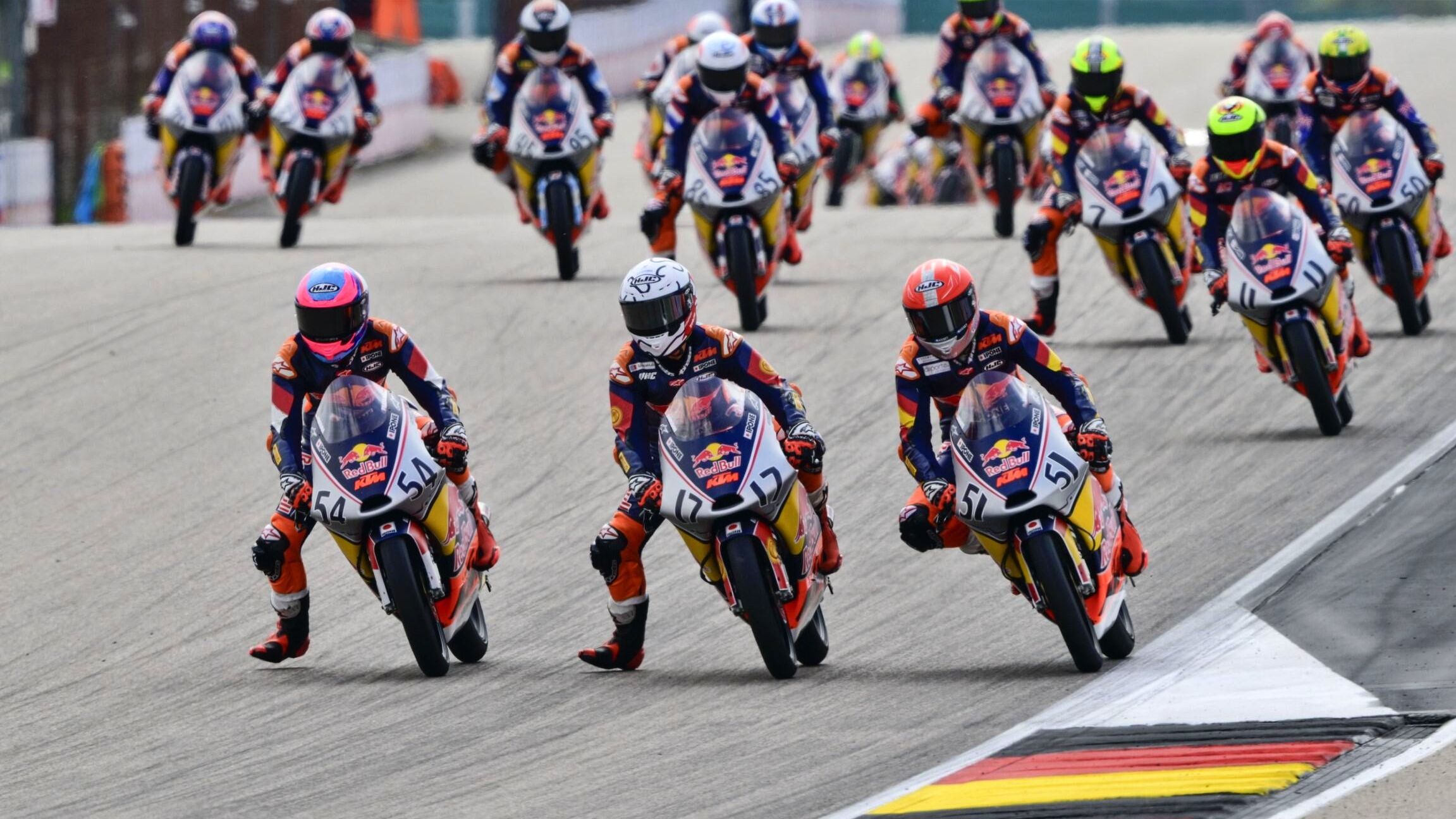 Veda Pramata, Yaroslav Karpushin y Brian Uriarte han sido protagonistas de la MotoGP Rookies Cup en Sachsenring