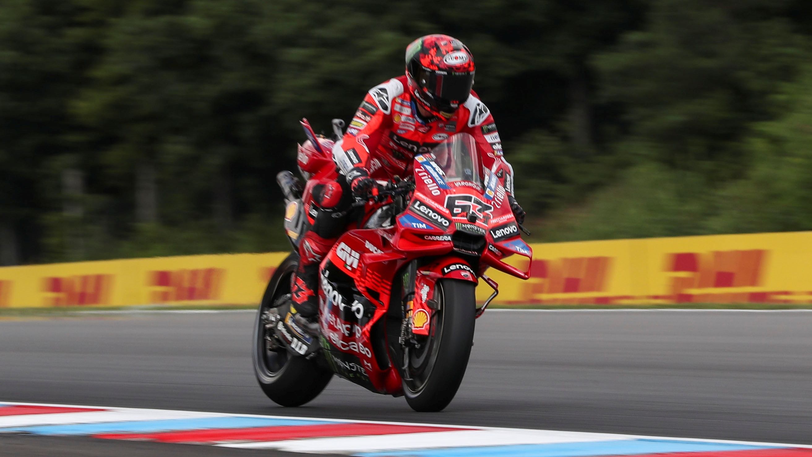 Pecco Bagnaia ha logrado en Brno su primera pole de MotoGP 2025