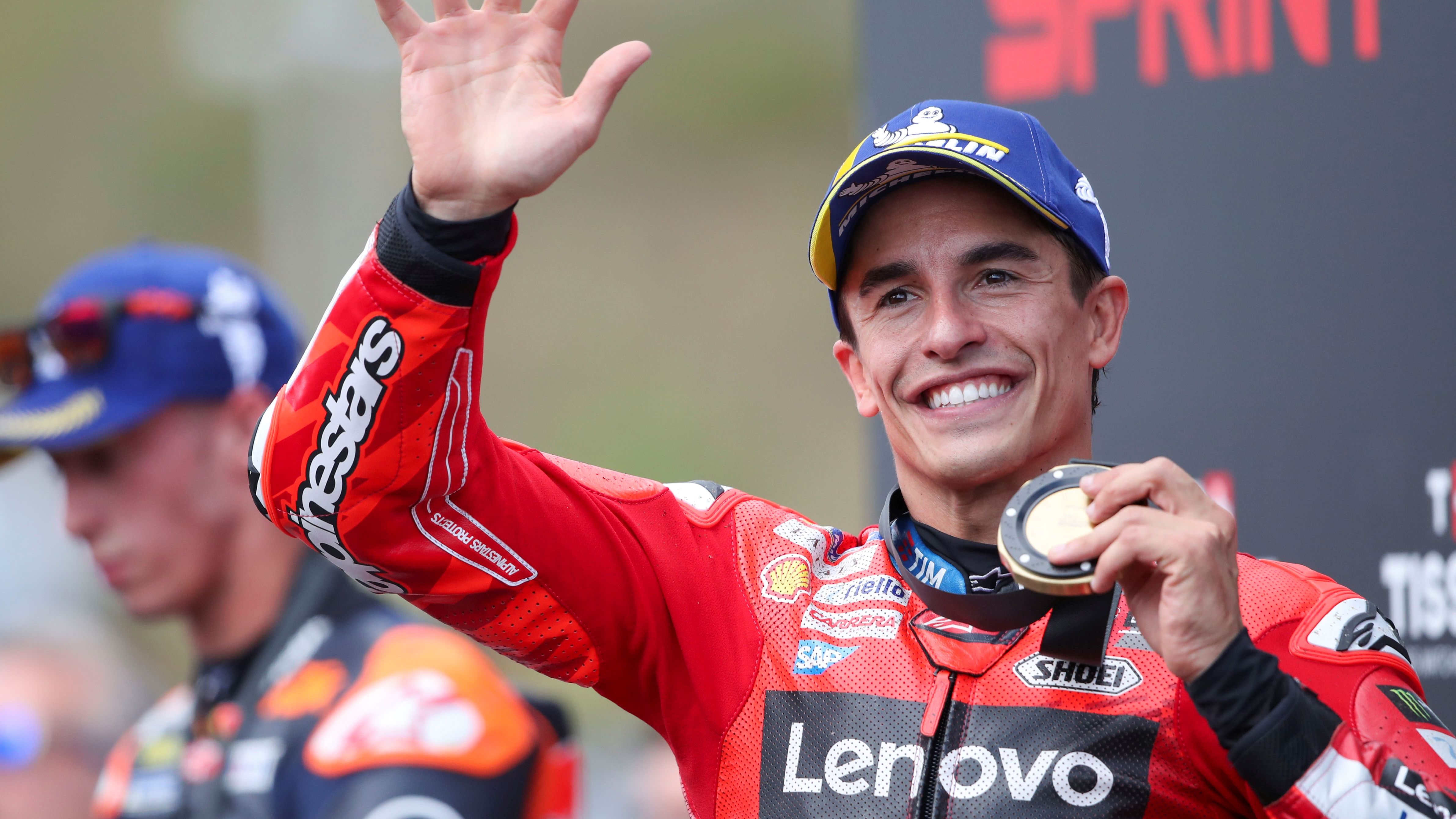 Marc Márquez celebra su victoria en el Sprint de Brno