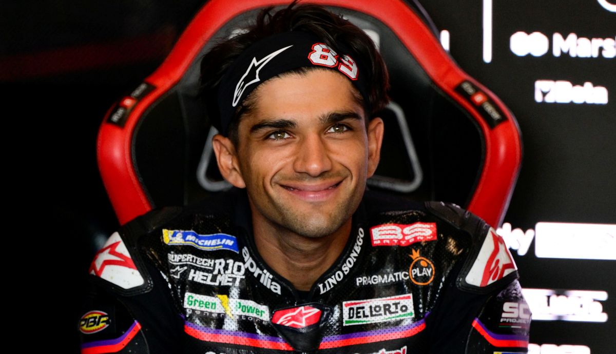 Jorge Martín en el box de Aprilia Jorge Martín en el box de Aprilia