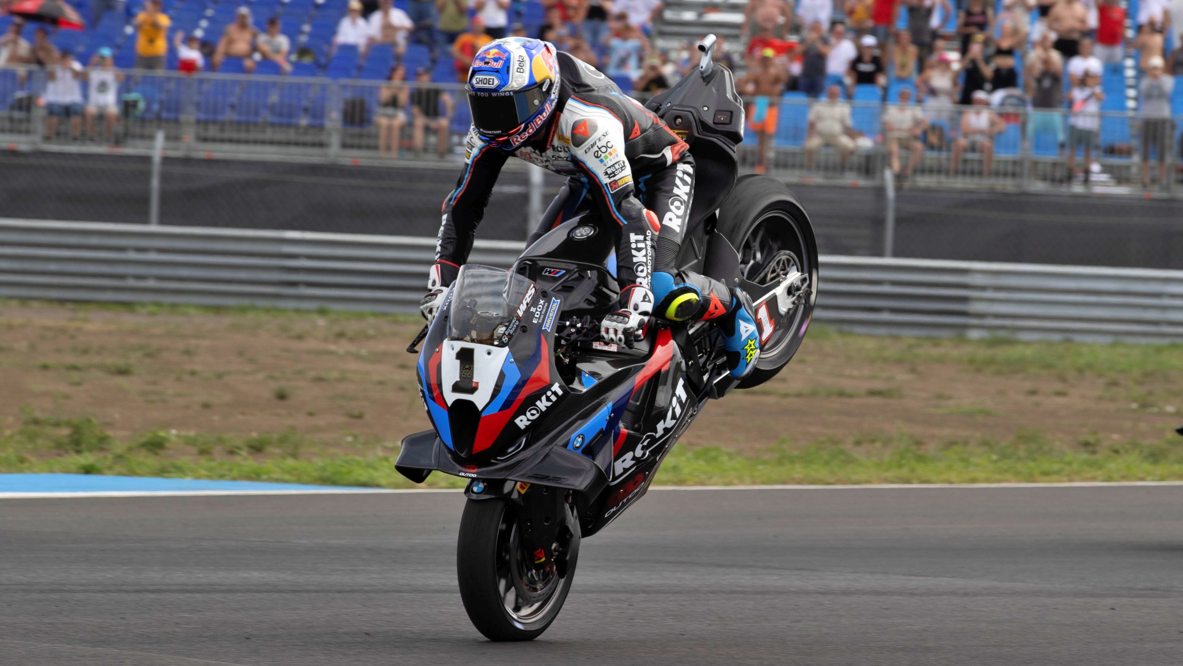 Toprak Razgatlioglu ha ganado la primera carrera del Mundial de Superbike en Balaton