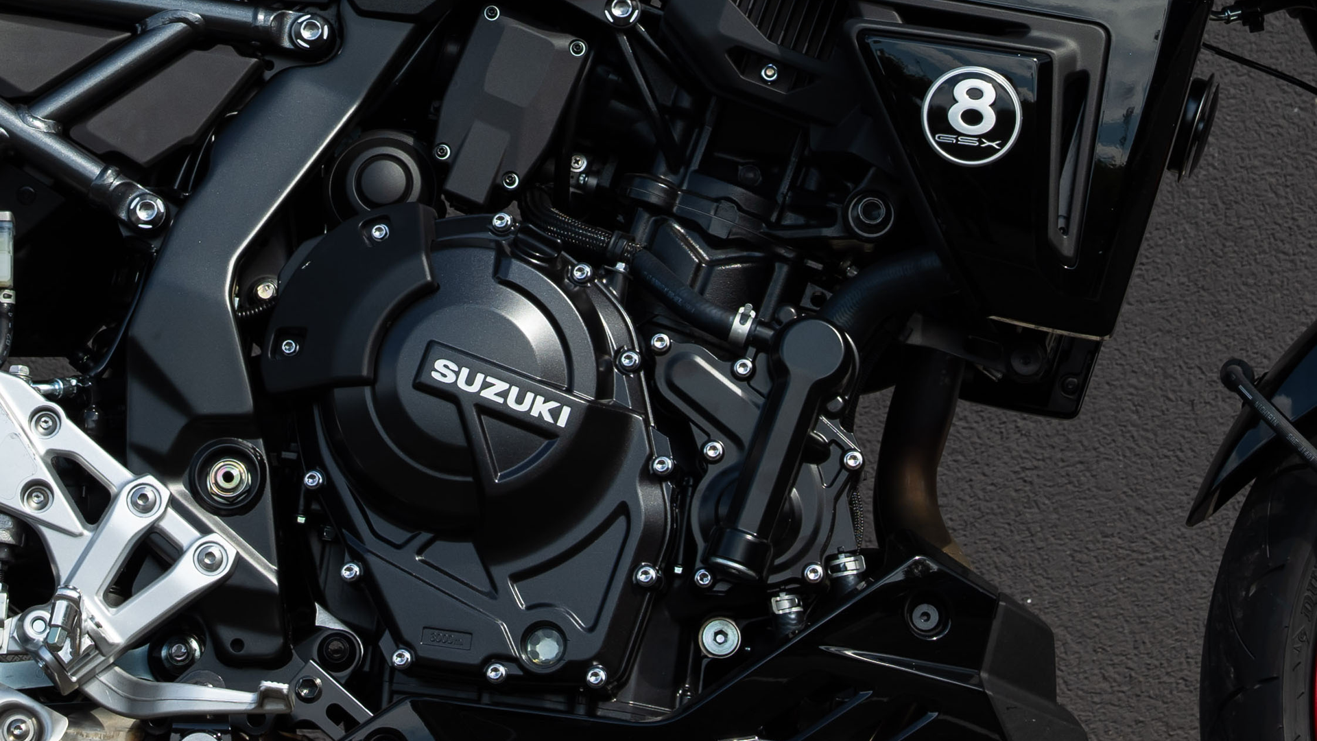 Suzuki GSX 8T & TT 2025 Detalles (5)