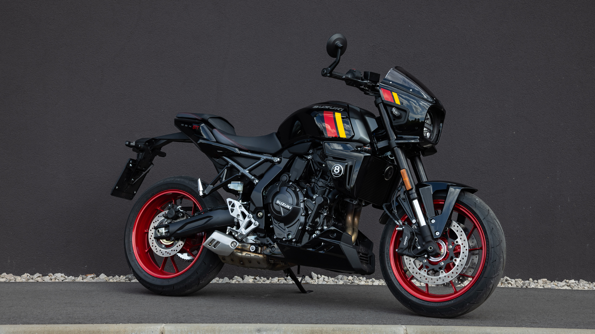 SUZUKI GSX 8TT 014