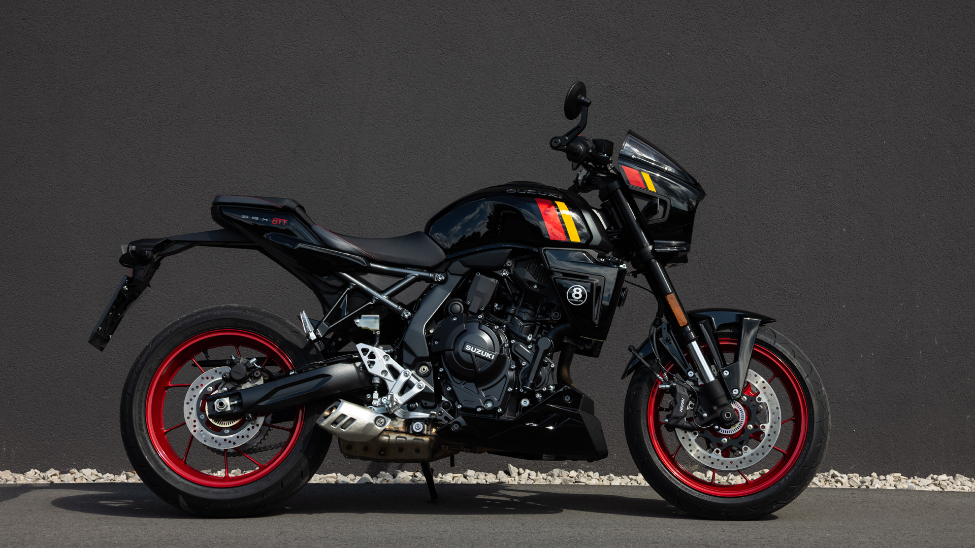 SUZUKI GSX 8TT 018