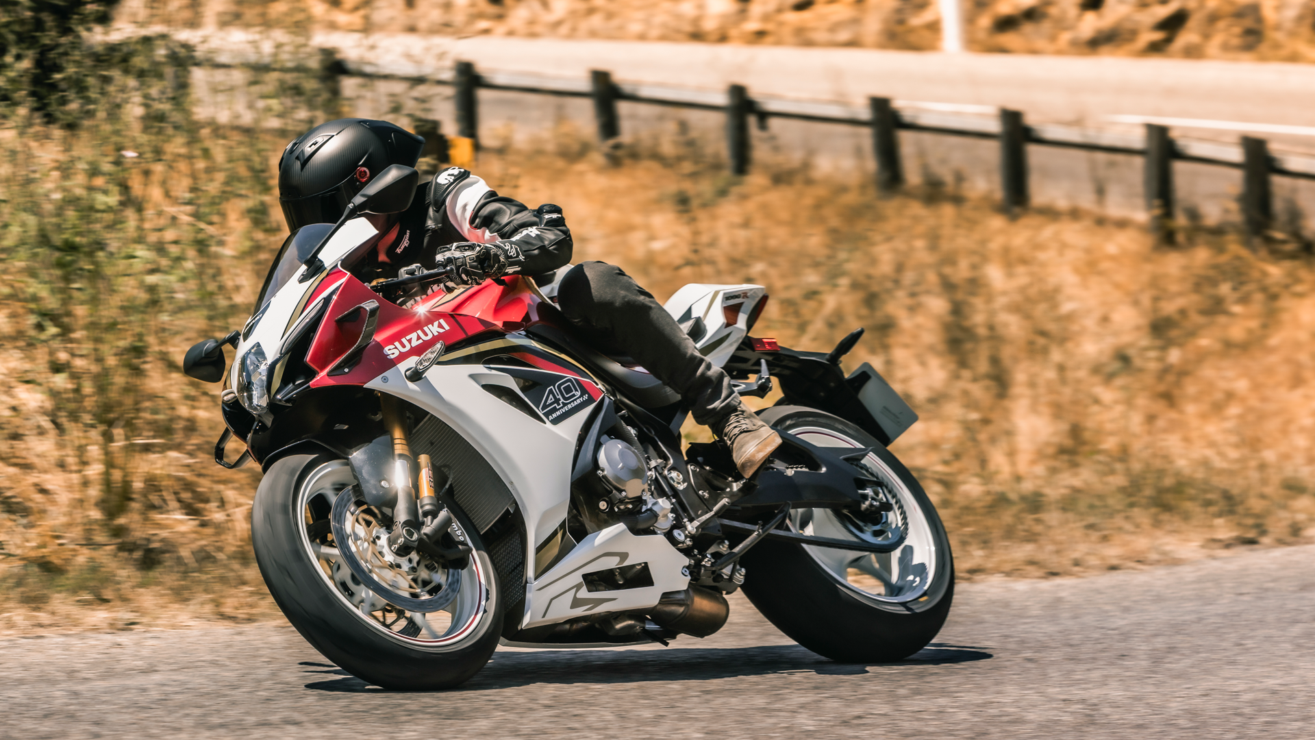 Suzuki GSX R1000R 2026 Accion (17)