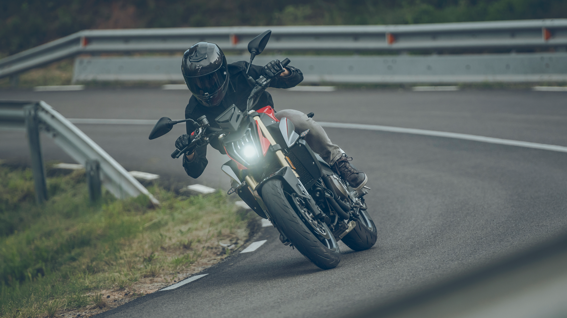 QJMOTOR SRK 600 2025 Accion(6)