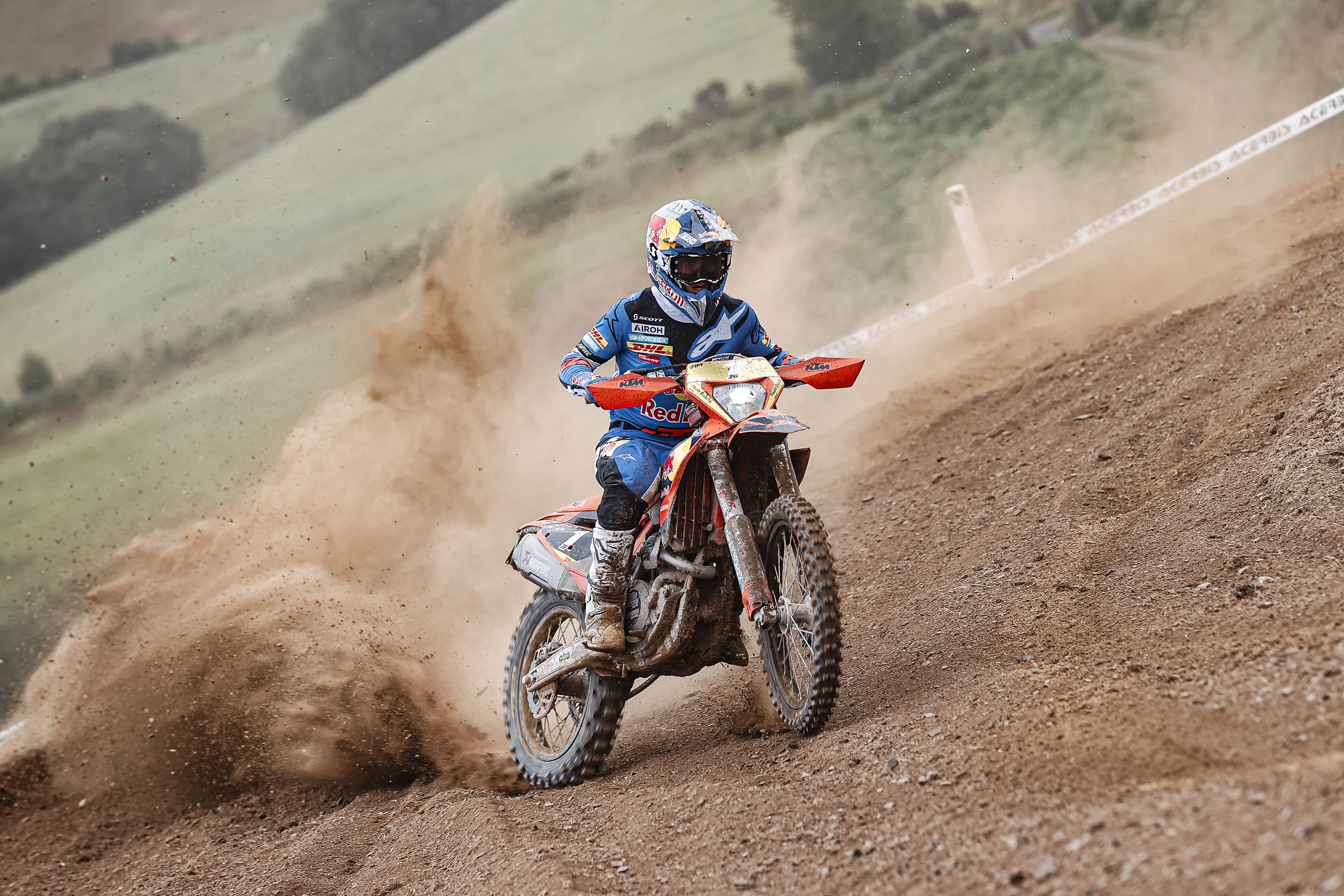 EnduroGP Gales. Josep García domina las dos jornadas de carrera y es el gran líder del certamen.