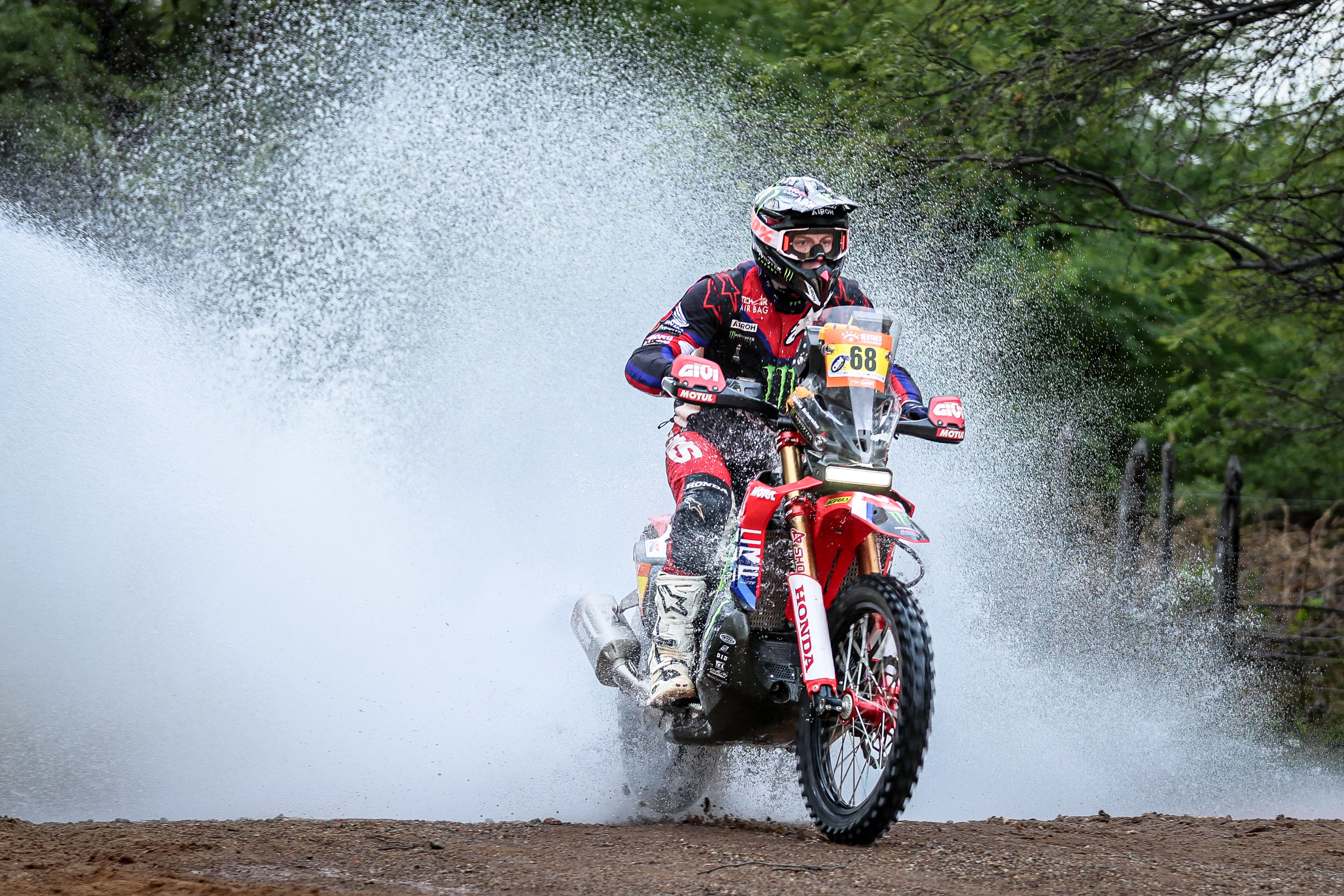 Tosha Schareina (Honda HRC) domina el Rally Sertões 2025